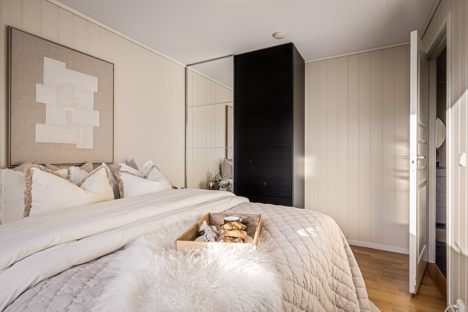 Begge soverom har god plass til garderobe Galleribilde