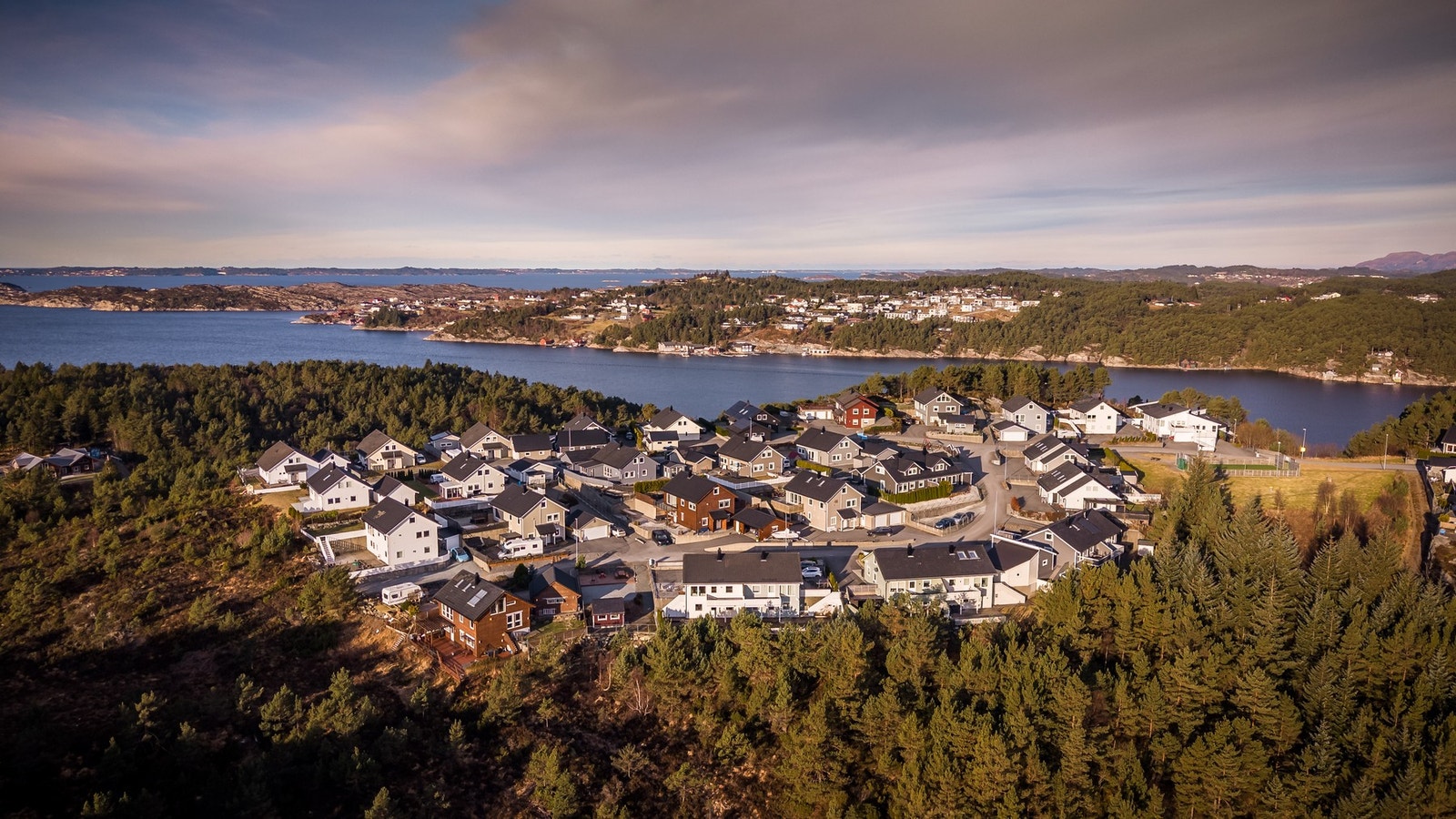 Barnevennlig nabolag med kort vei til alle daglige servicetilbud Galleribilde