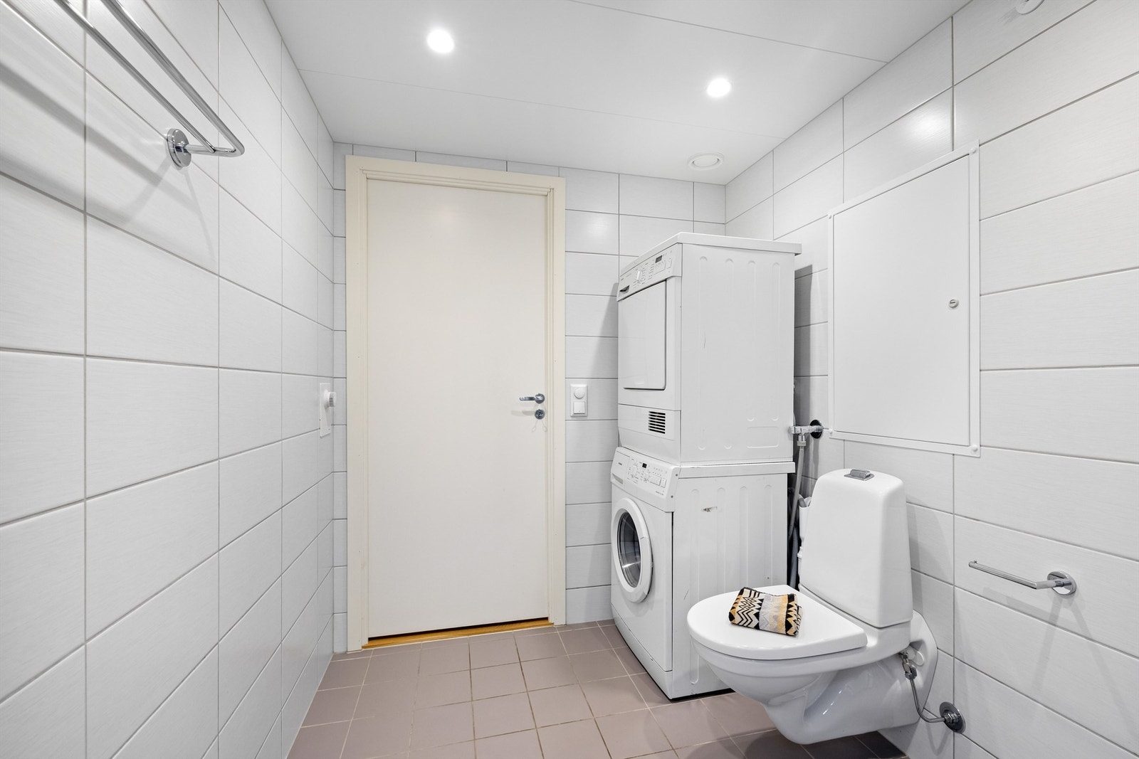 Baderommet har varme i gulv Galleribilde