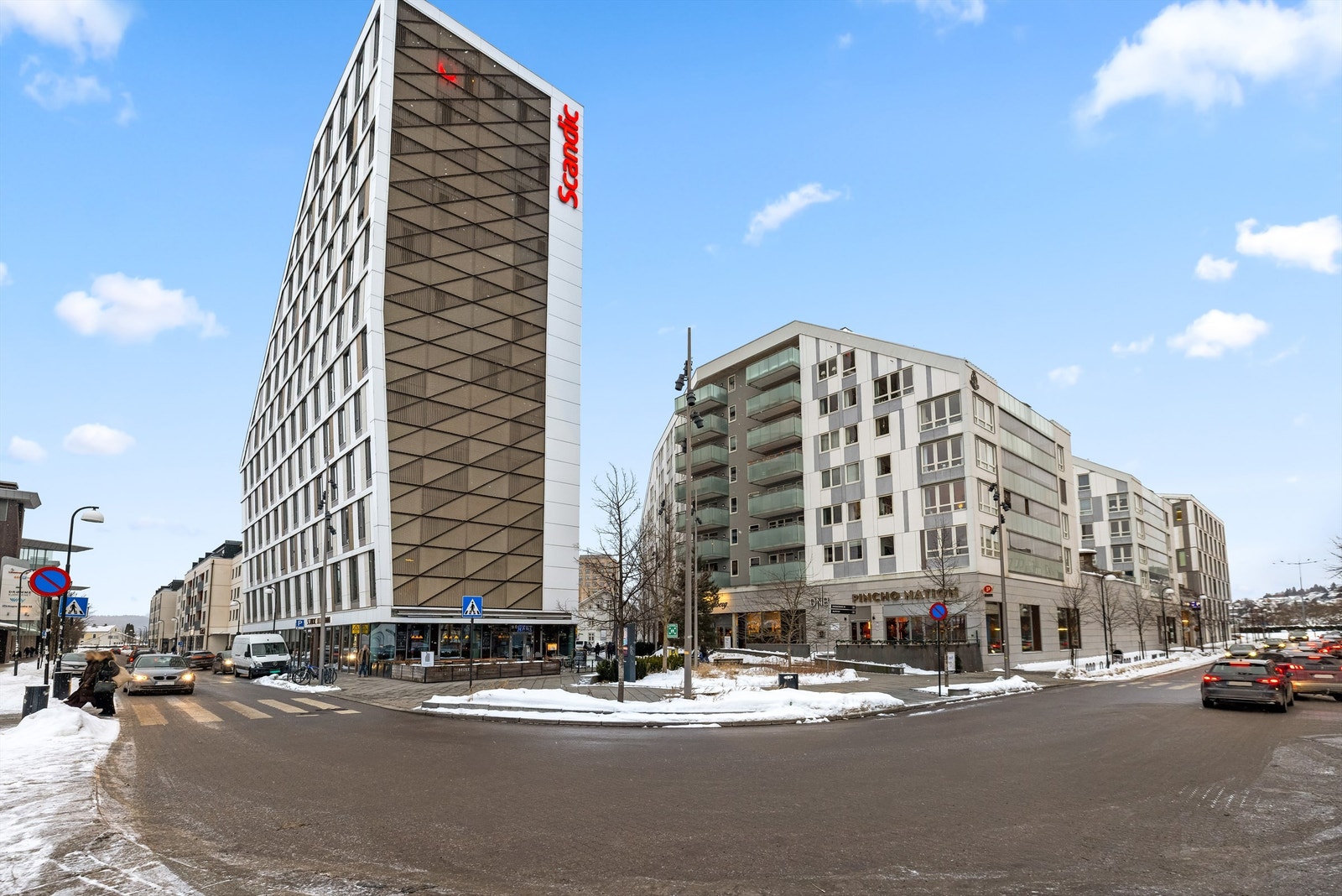 Beliggenheten er sentral i Lillestrøm med umiddelbar nærhet til alle servicetilbud. Galleribilde