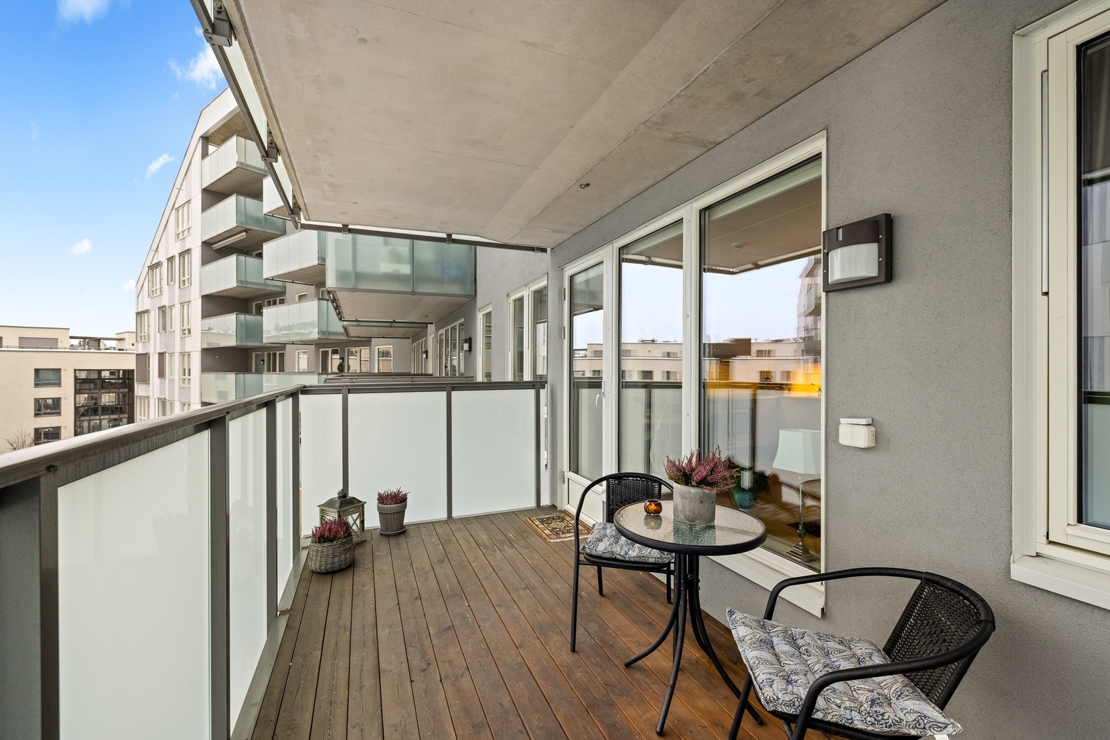 Her kan man nyte en åpen og luftig atmosfære. Galleribilde