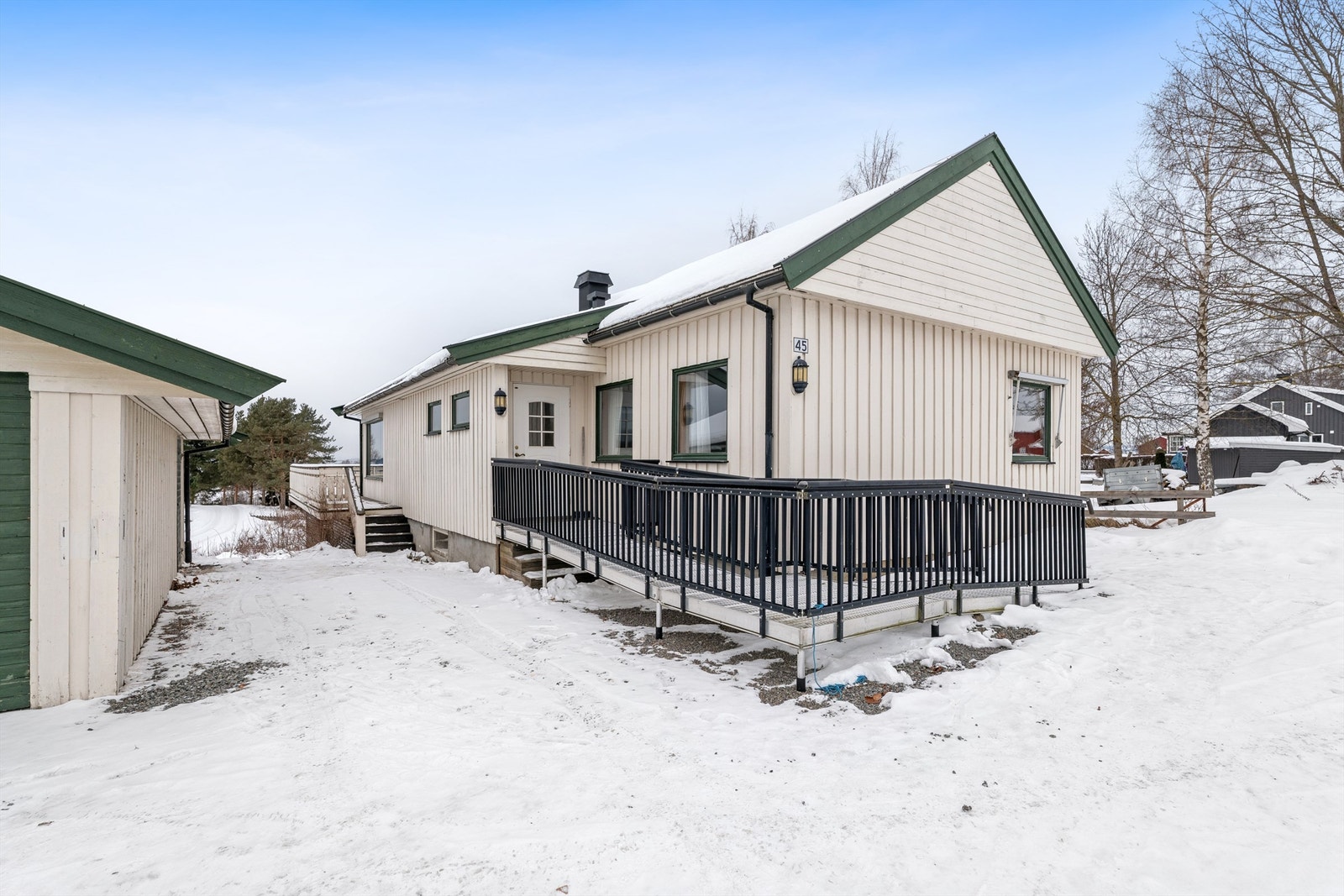 Rullstolrampen vil bli fjernet før overtagelse. Galleribilde