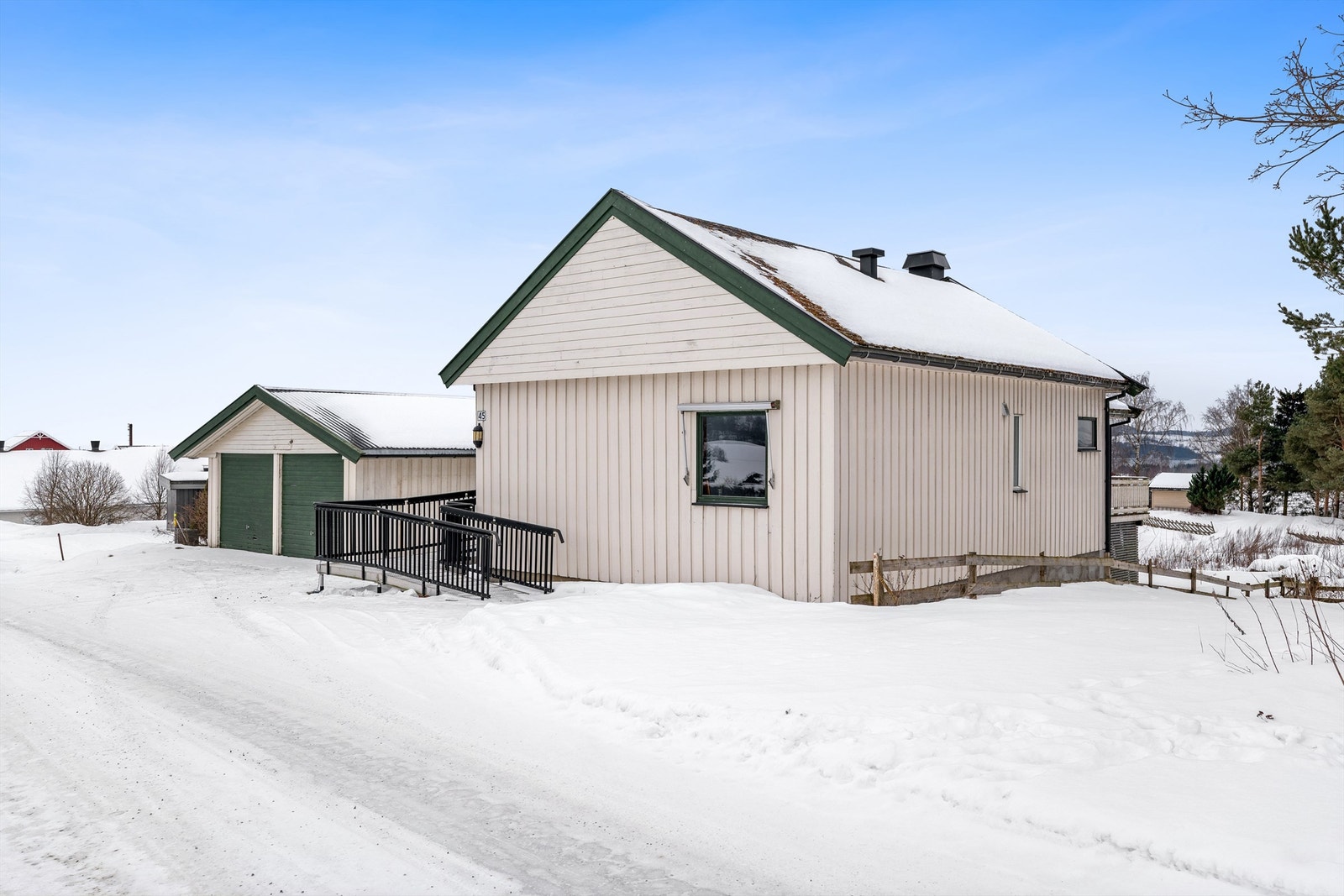 Jemlivegen 45. Galleribilde