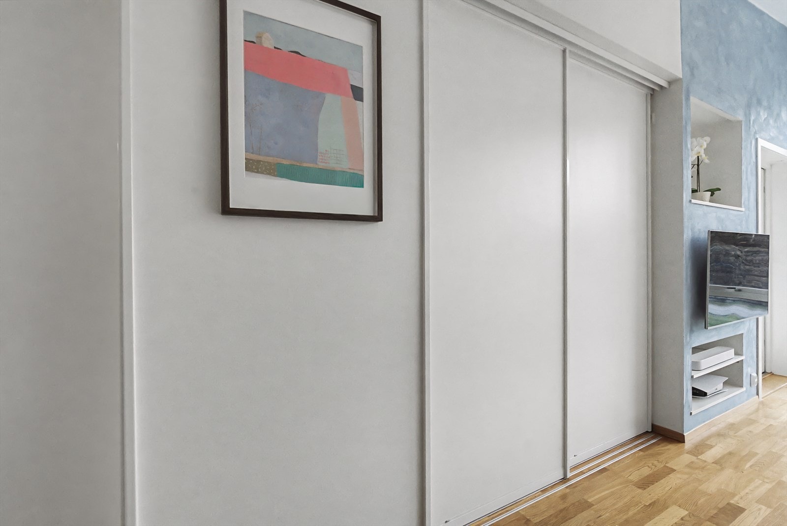 Det beste med leiligheten? Soverom 2 som også kan benyttes som spisestue, tv-stue, kontor, eller hva du selv måtte ønske! Galleribilde