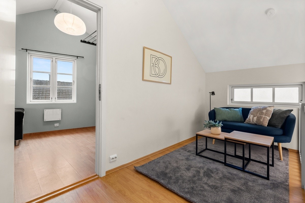 Rommene i øverste etasje ble malt i 2025 Galleribilde