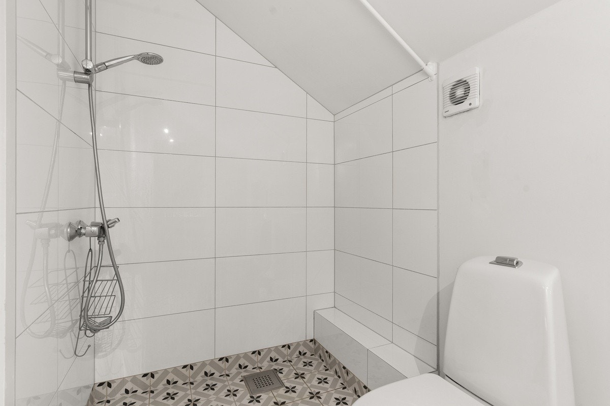 Romslig dusj Galleribilde