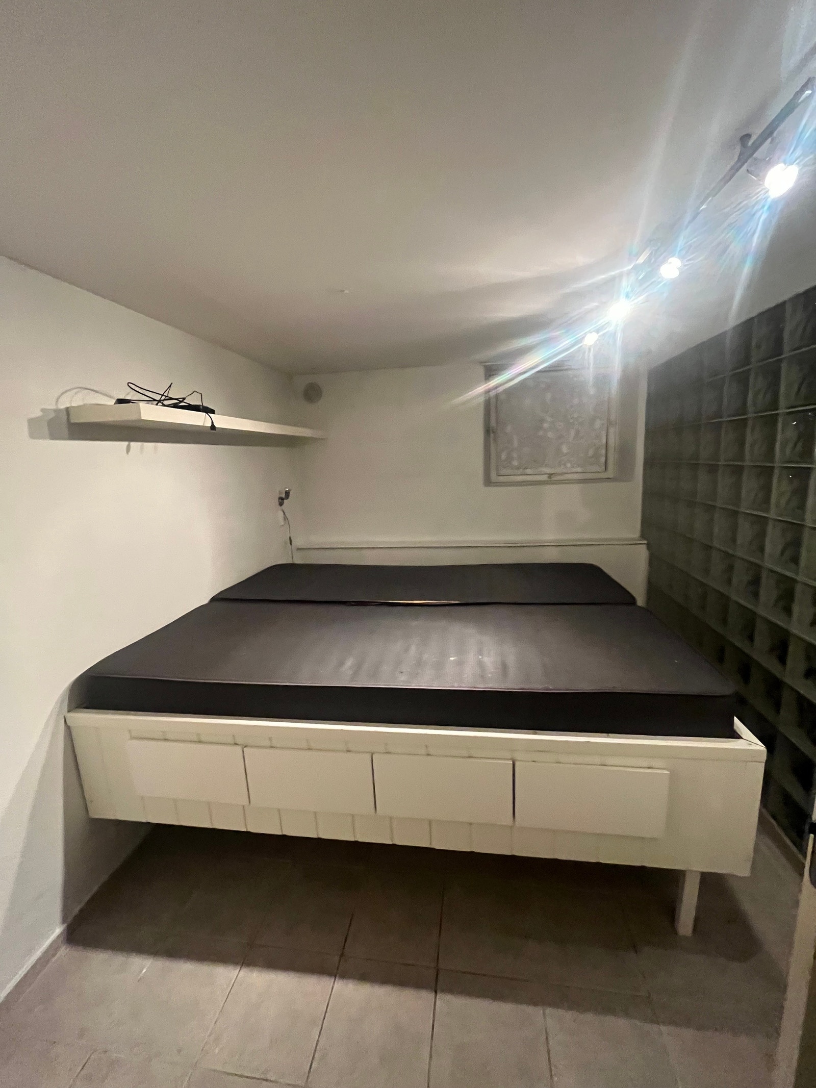 Innvendige bilder er referansebilder av annen leilighet i bygget og kan fravike fra aktuelle leiligheter. Galleribilde