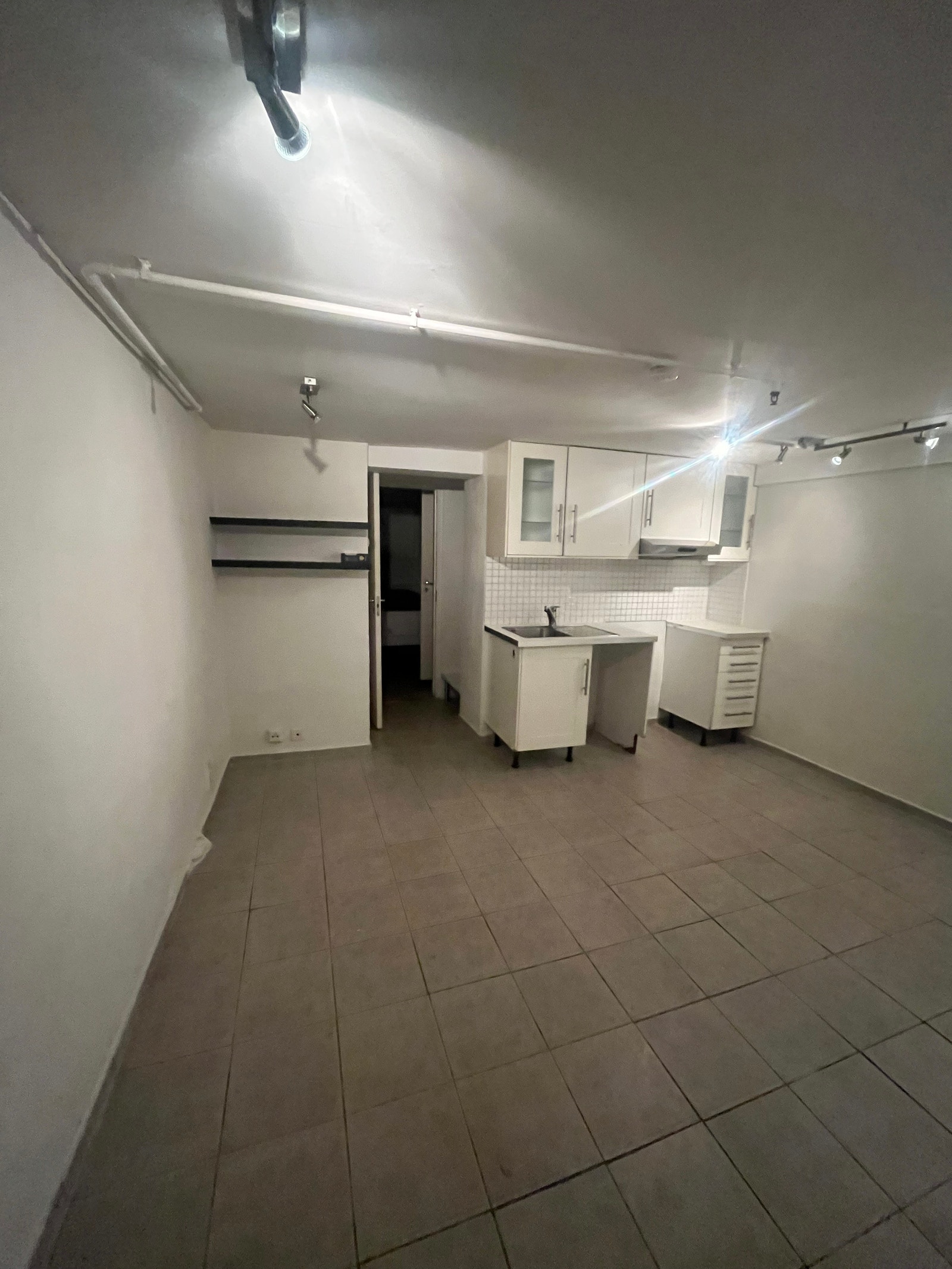 Innvendige bilder er referansebilder av annen leilighet i bygget og kan fravike fra aktuelle leiligheter. Galleribilde