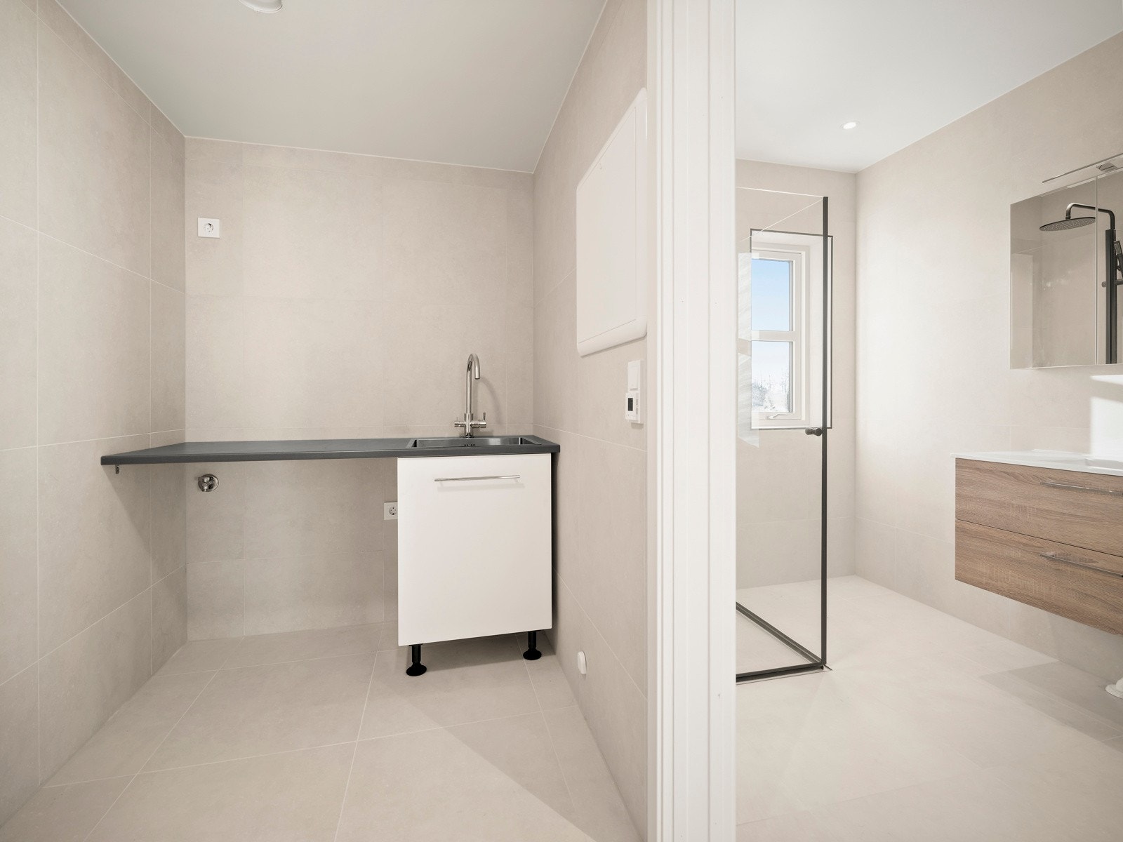 Bad 2 med egen inngang til vaskerom. Galleribilde