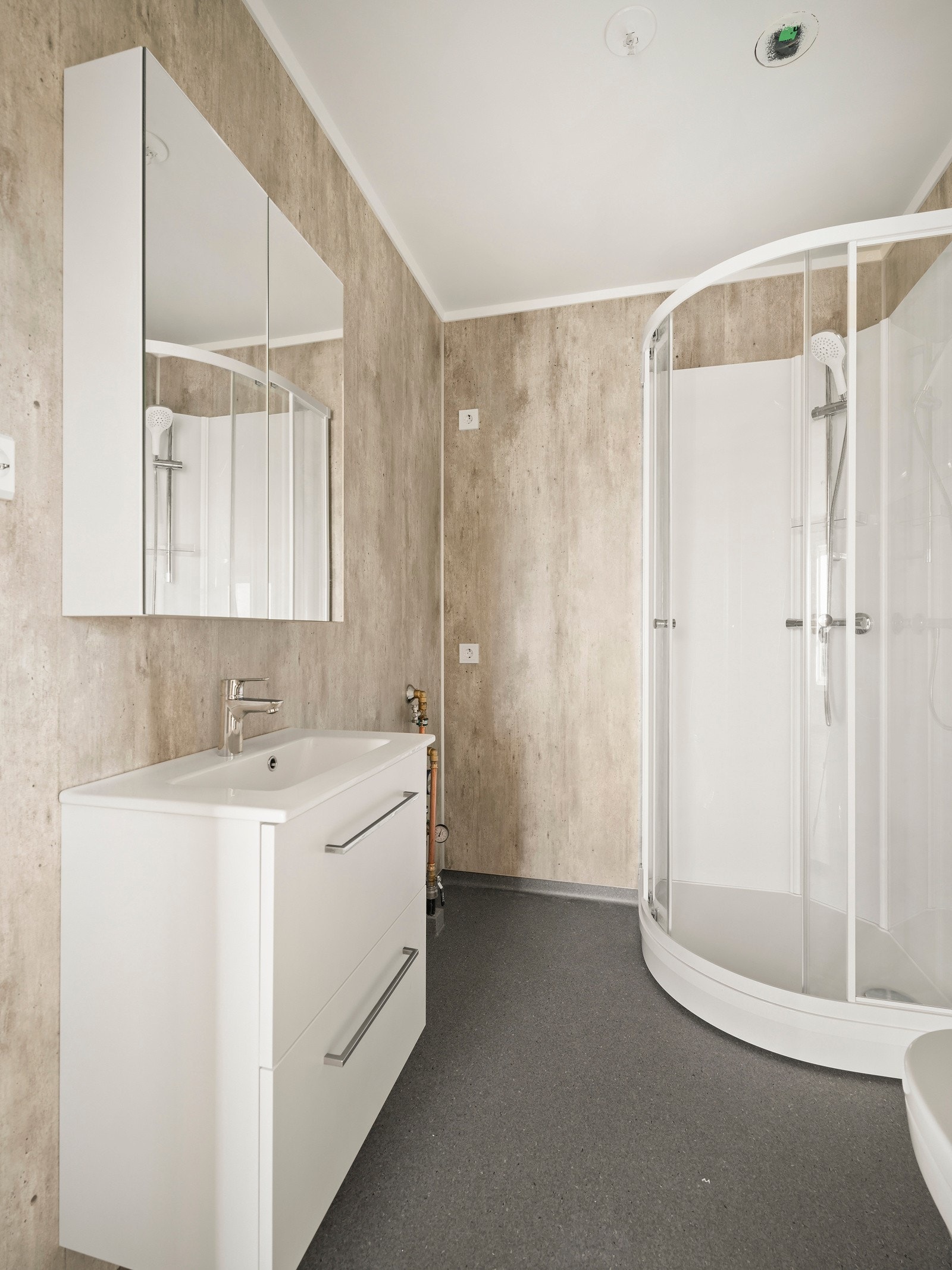 Bad i utleiedel. Galleribilde