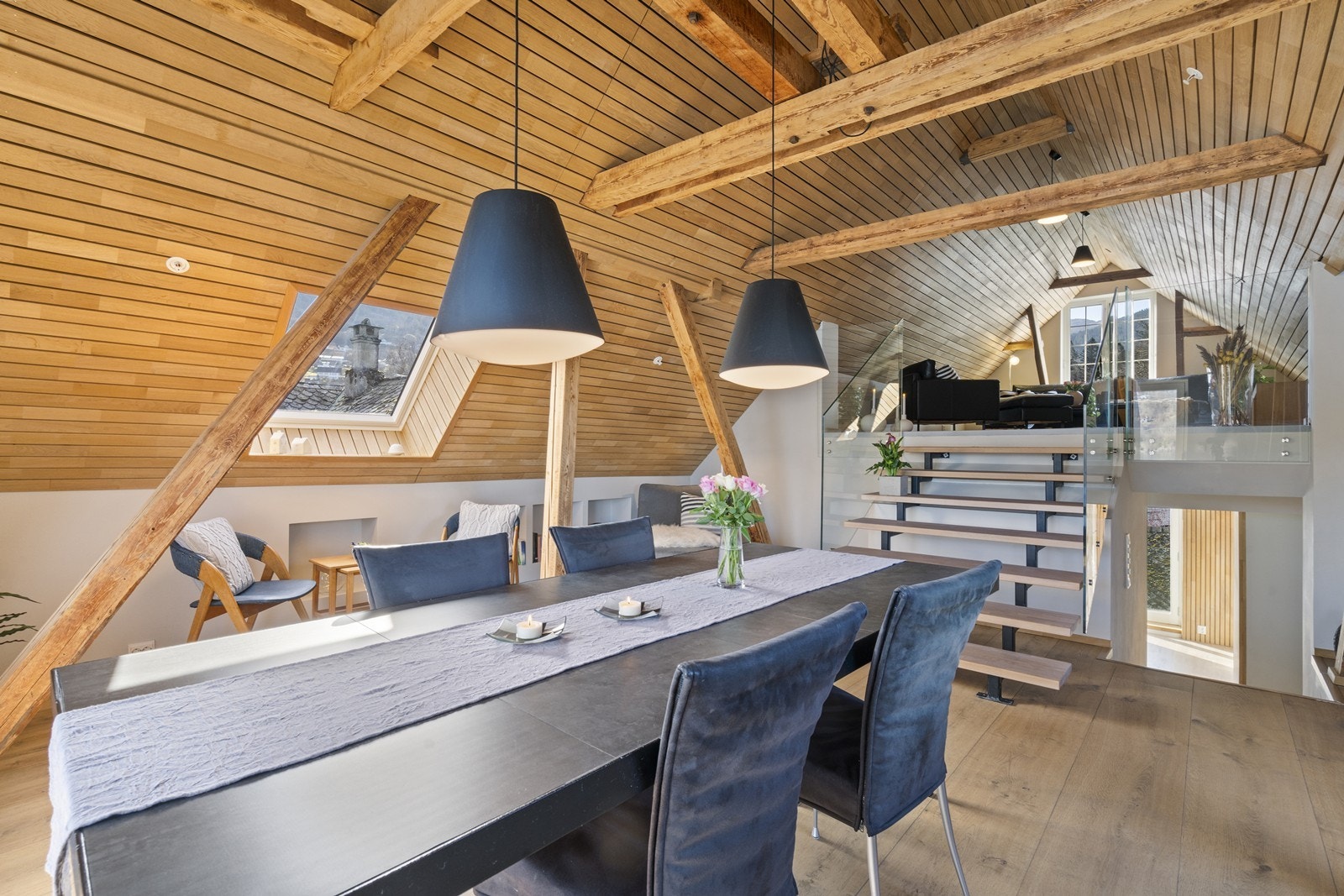 Mange eldre detaljer bevart, som gjør leiligheten unik Galleribilde