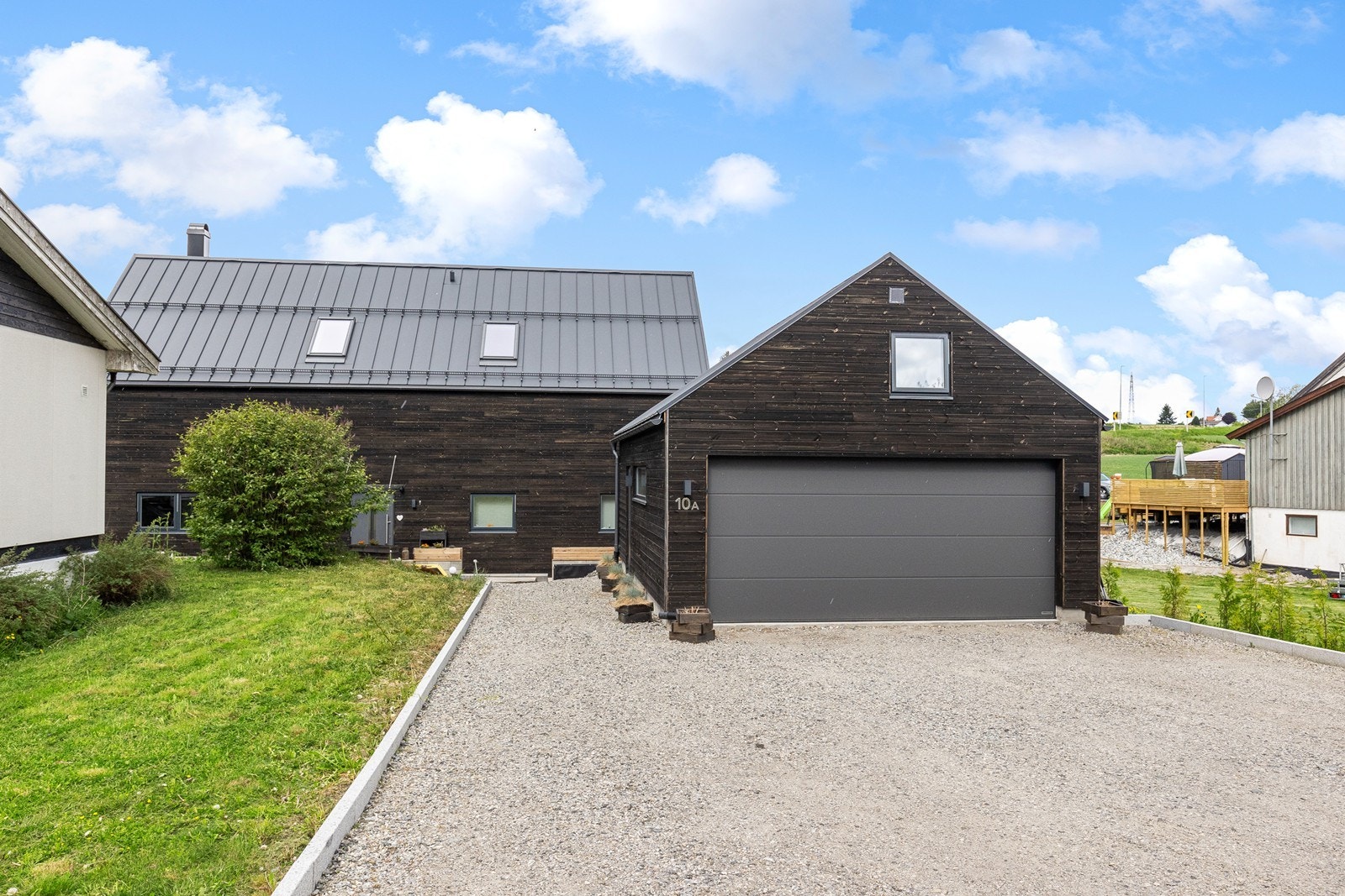 Enebolig med hybel fra 2021 og dobbel garasje. Galleribilde