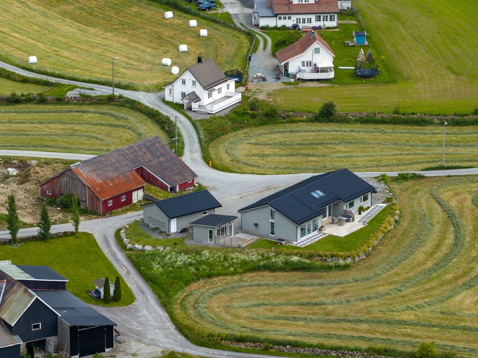 Oversikt hus og løe Galleribilde