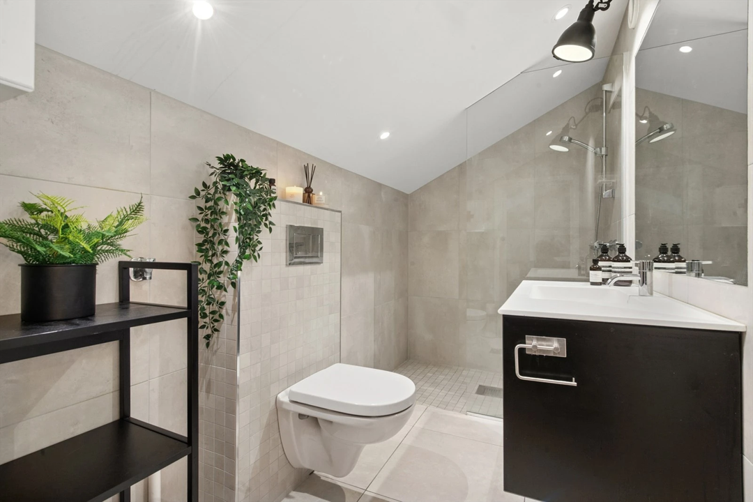 Integrert vaskemaskin og tørketrommel er installert etter bildet ble tatt Galleribilde