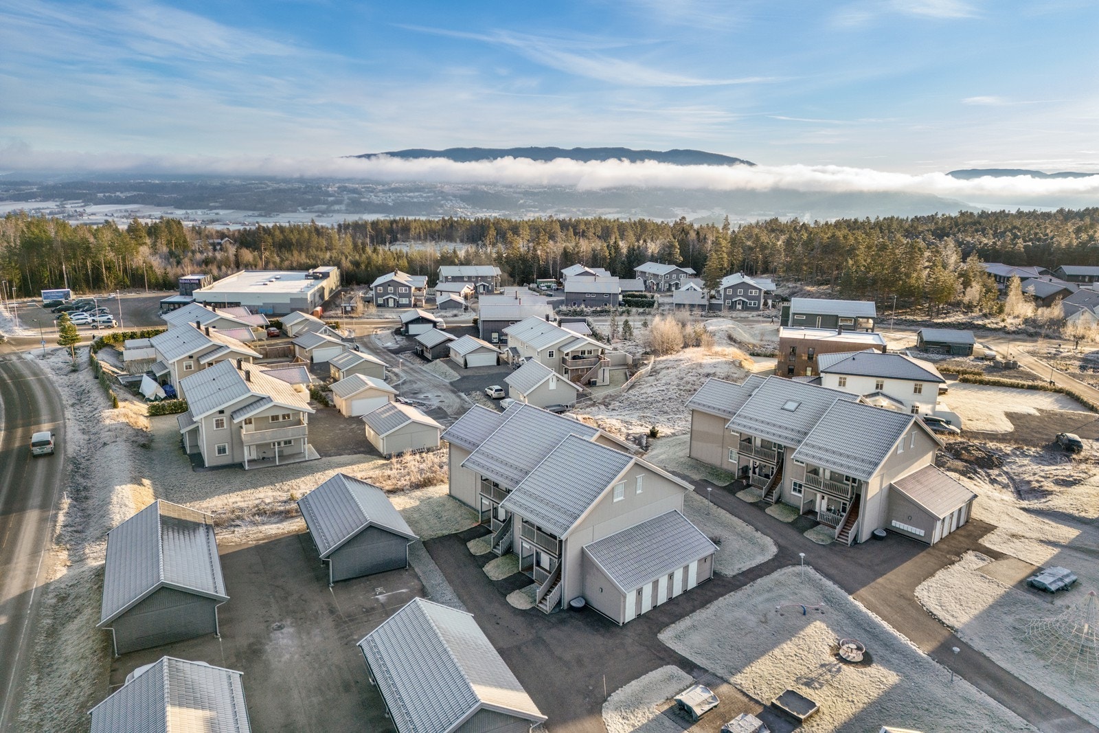 Området byr på flotte trenings- og turmuligheter året rundt, samt kort vei til butikker, kulturtilbud og gode kollektivforbindelser mot Drammen, Kongsberg og Oslo. Galleribilde