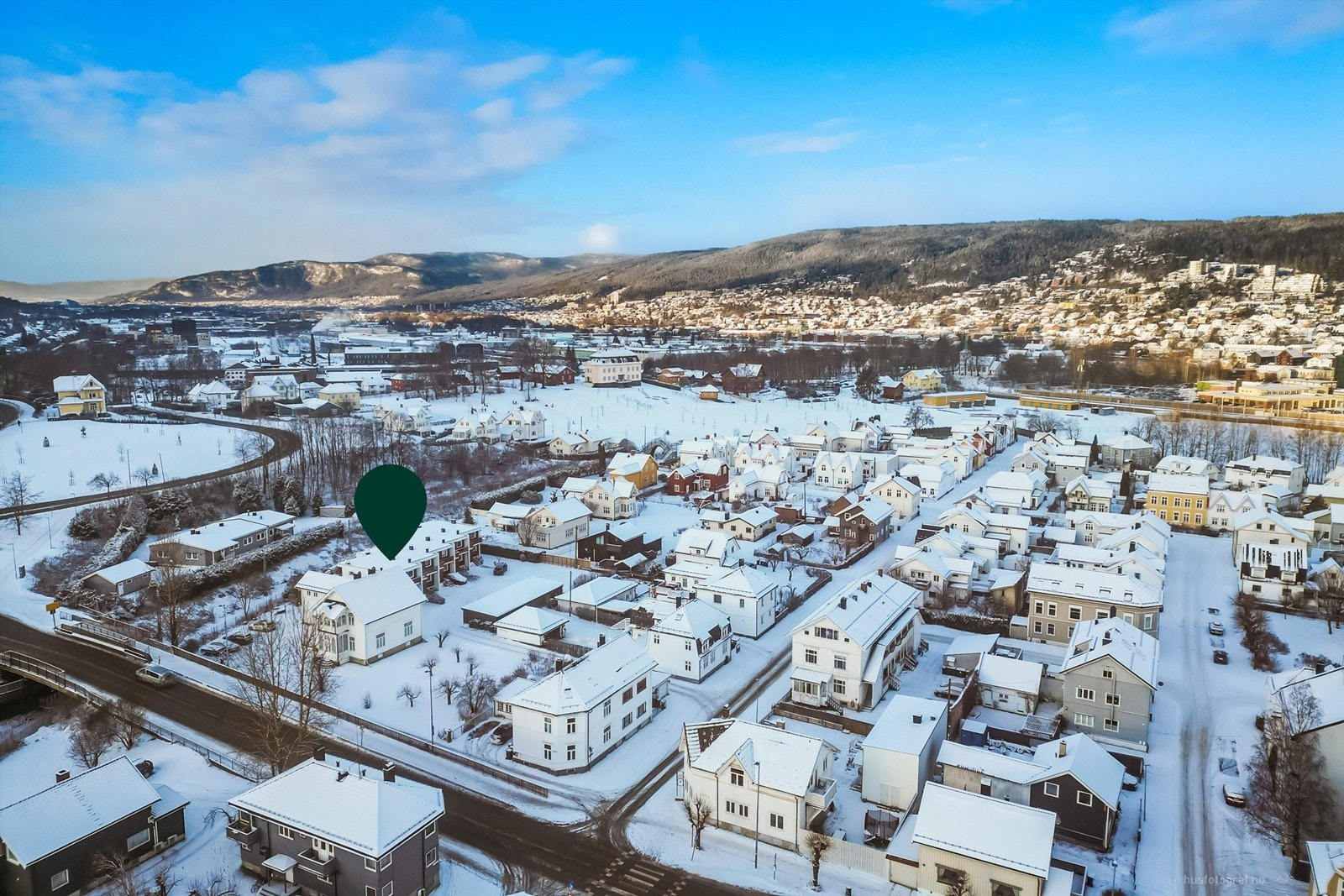 Perfekt for pendlere, det er ca. 10 minutters gangavstand til Drammen togstasjon samt bussknutepunkt på Strømsø Torg. Galleribilde