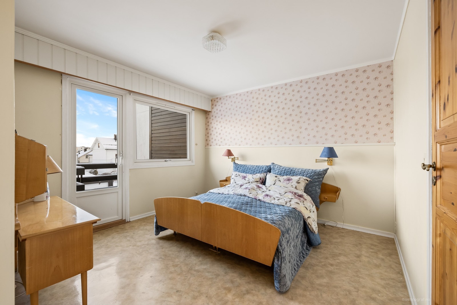 Soverom 1 med utgang til egen balkong Galleribilde