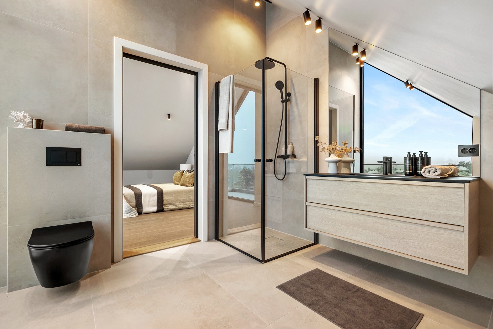 Fra hovedsoverommet er det er det direkte adkomst til masterbad med fantastisk utsikt utover Oslo og oslofjorden. Galleribilde