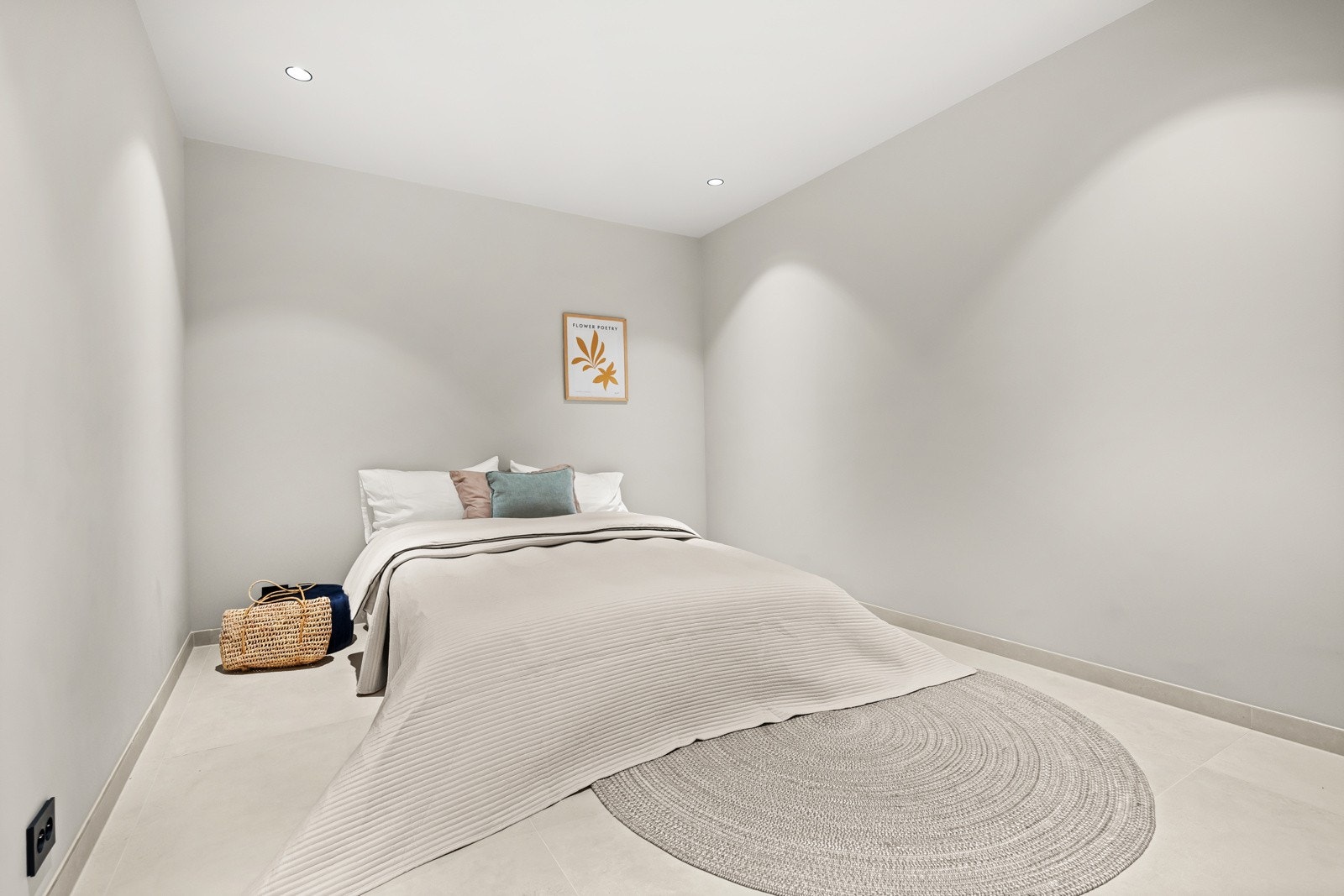 Rommet kan brukes som vaskerom til hoveddel eller kjellerstue. (Ny dør fra hoveddel). Se alternativ plantegning. Galleribilde