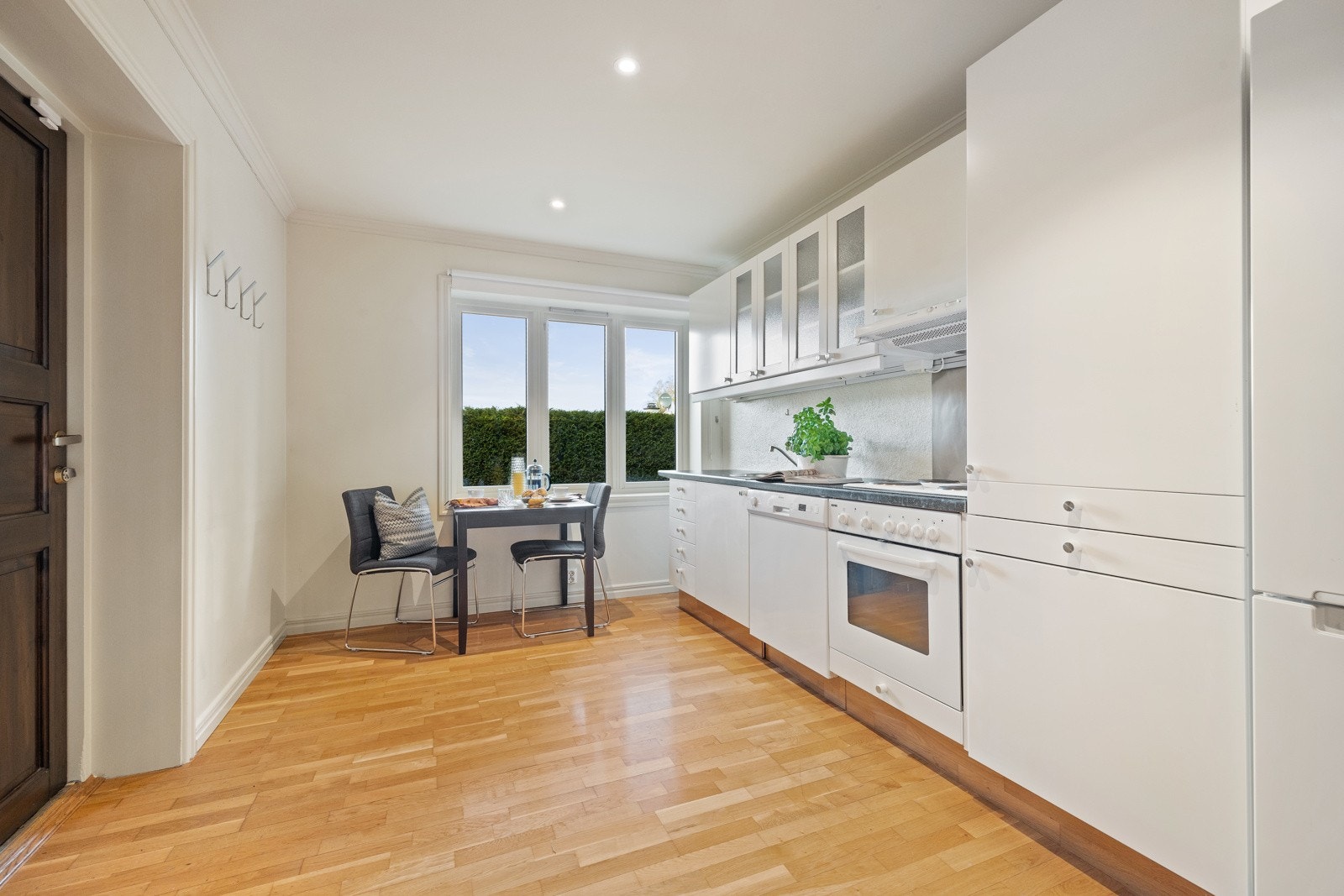 Leilighet i underetasjen med stue/kjøkken, soverom, bad, vaskerom og bod Galleribilde