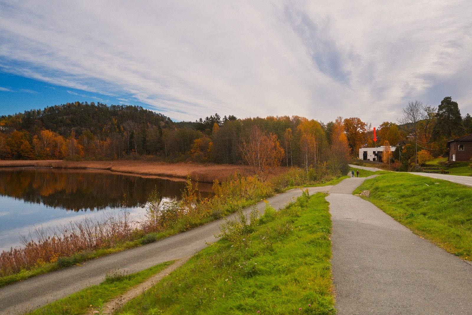 Nærhet til marka og flotte turområder sommer som vinter. Galleribilde
