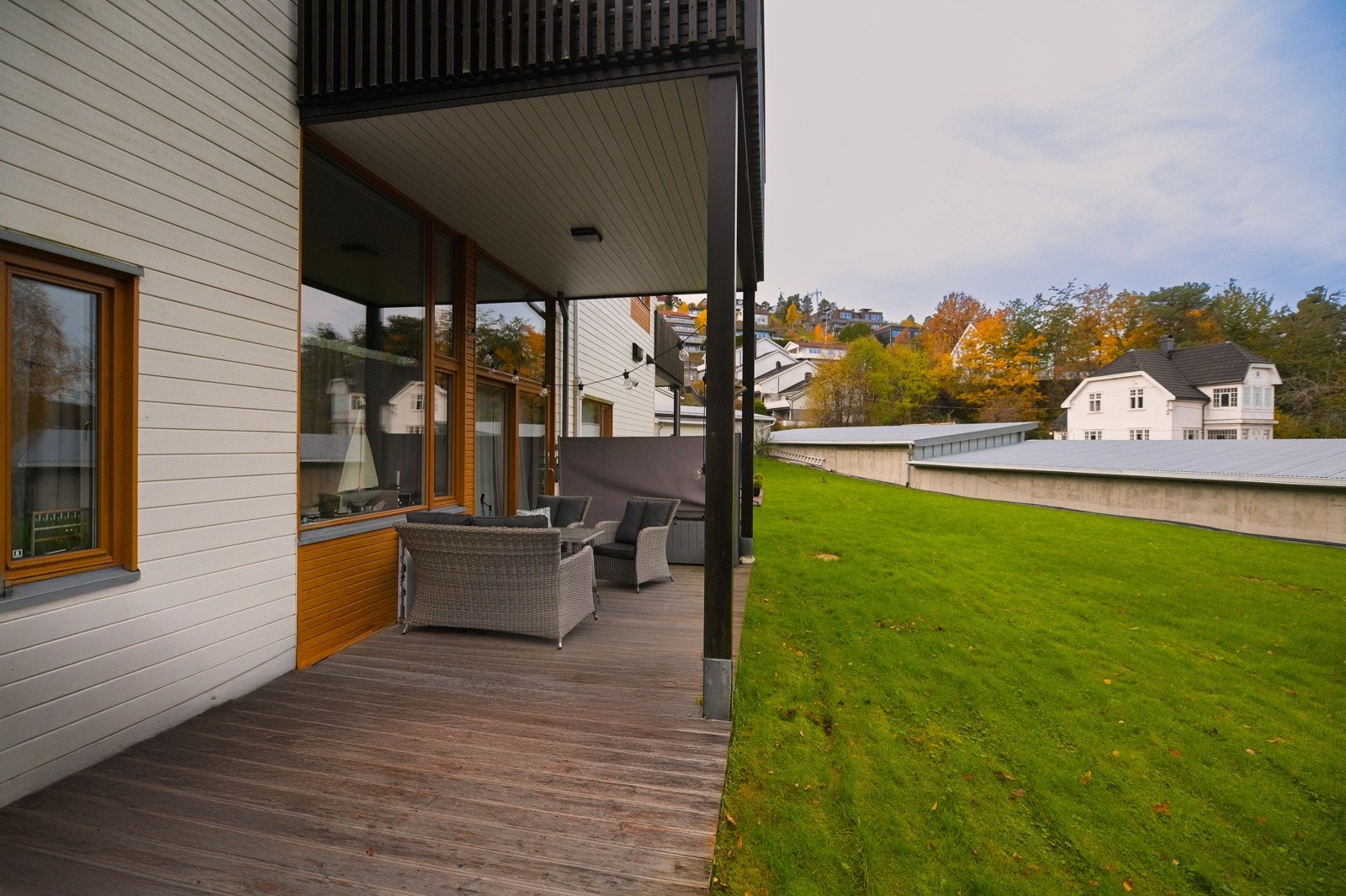 Markterrasse med utgang fra stuen. Galleribilde