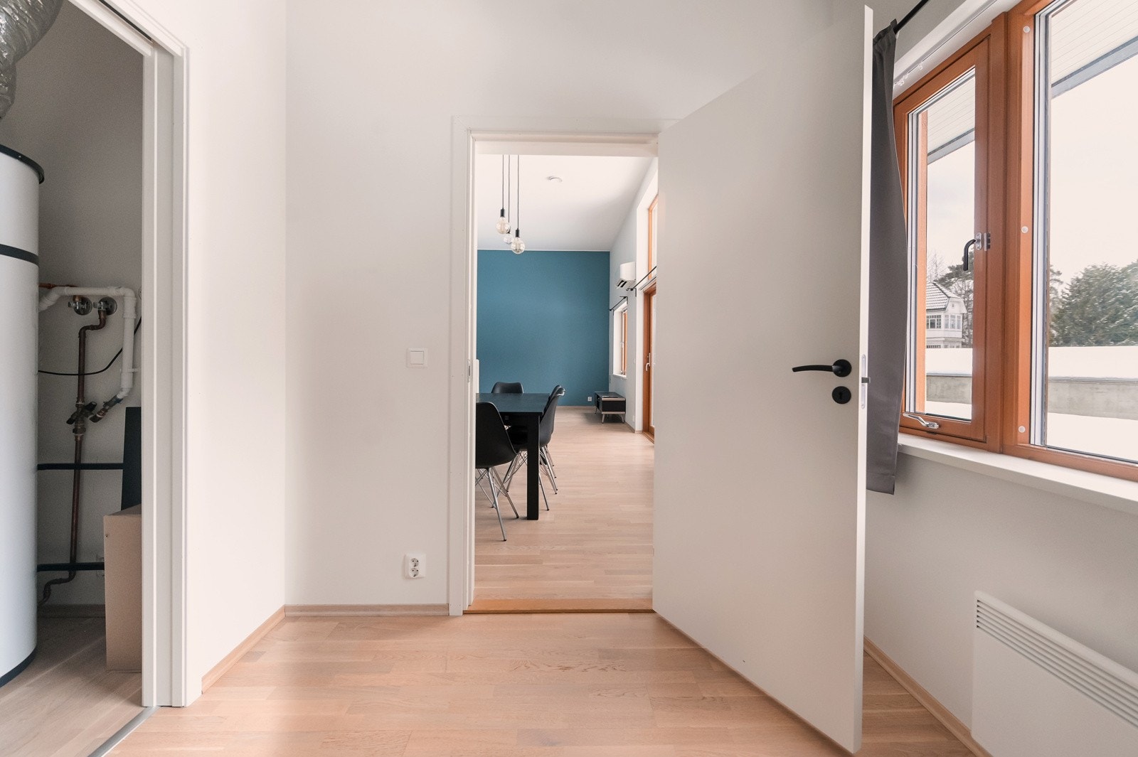 Praktisk innvendig bod i tilknytning til det ene soverommet. Galleribilde