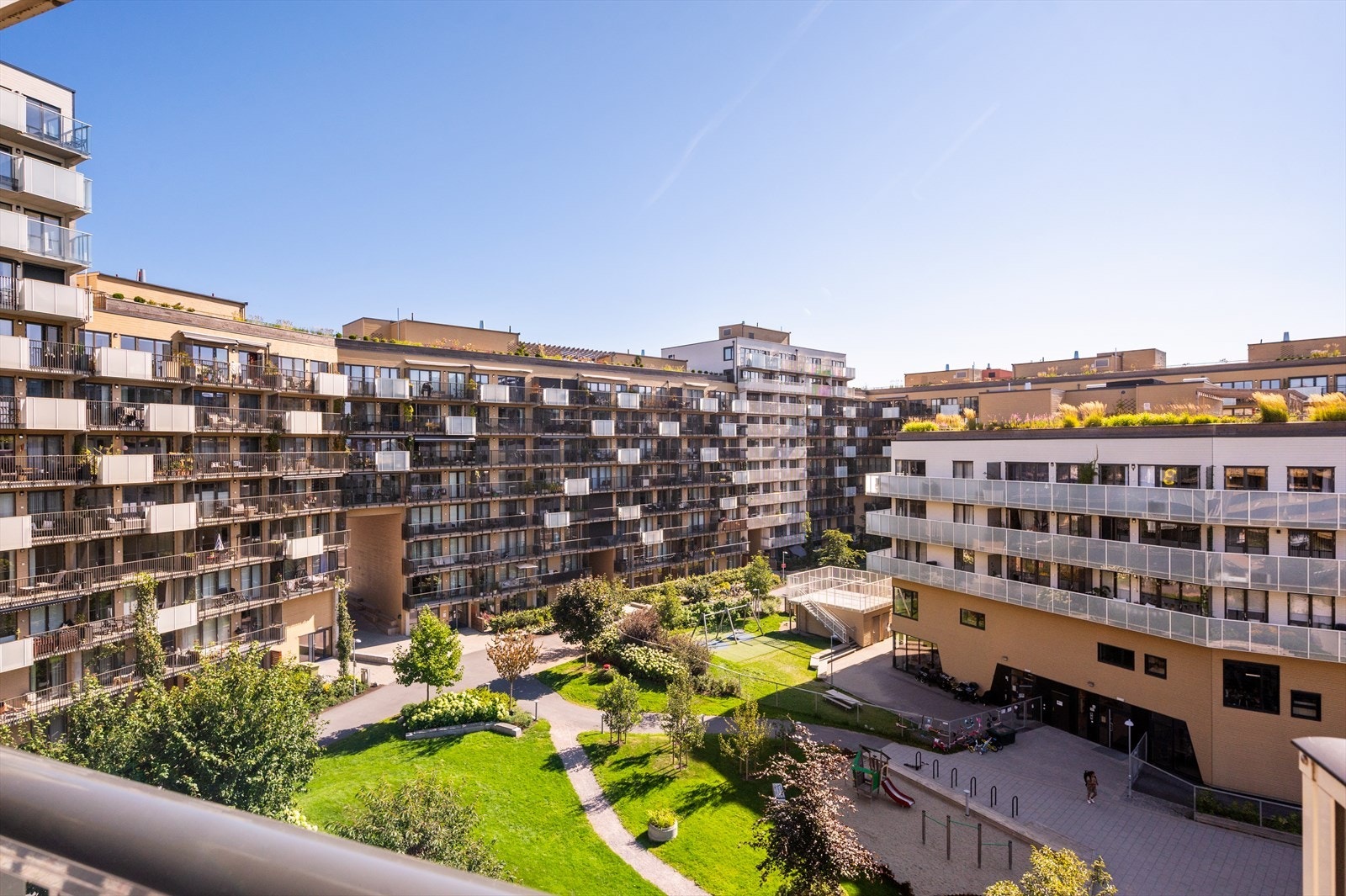 Fra balkongen har man en luftig og koselig utsikt. Galleribilde
