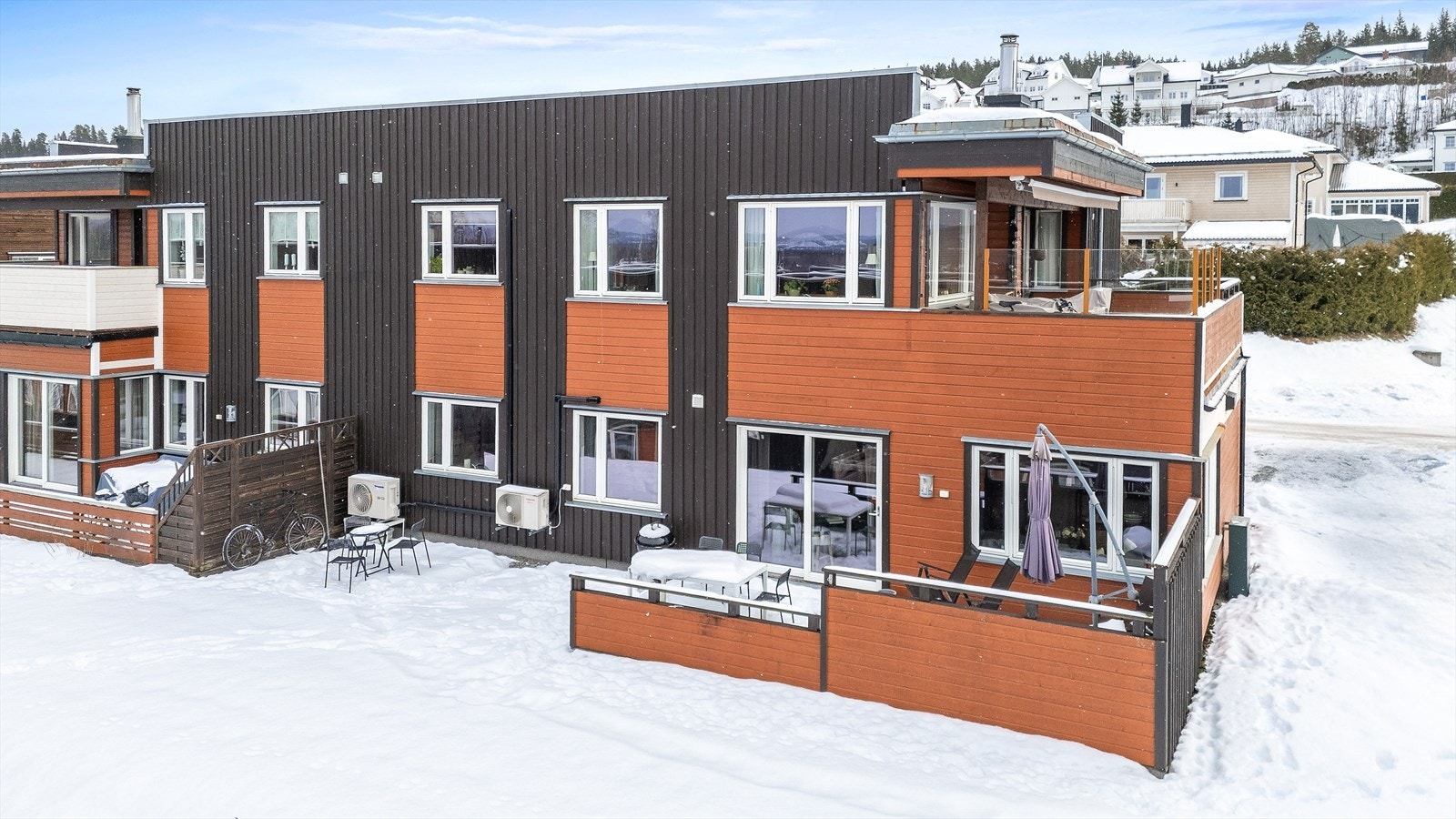 Aktiv Eiendom v/Camilla Haugerudbråten har gleden av å presentere Bakkebakken 14. Foto: Espen Edin/Imageday Galleribilde