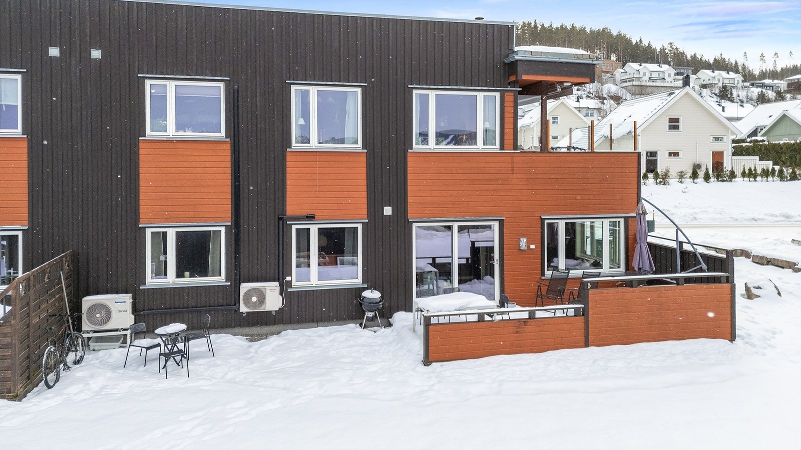 En tiltalende 3-roms leilighet i 1. etasje - med solrik markterrasse. Galleribilde