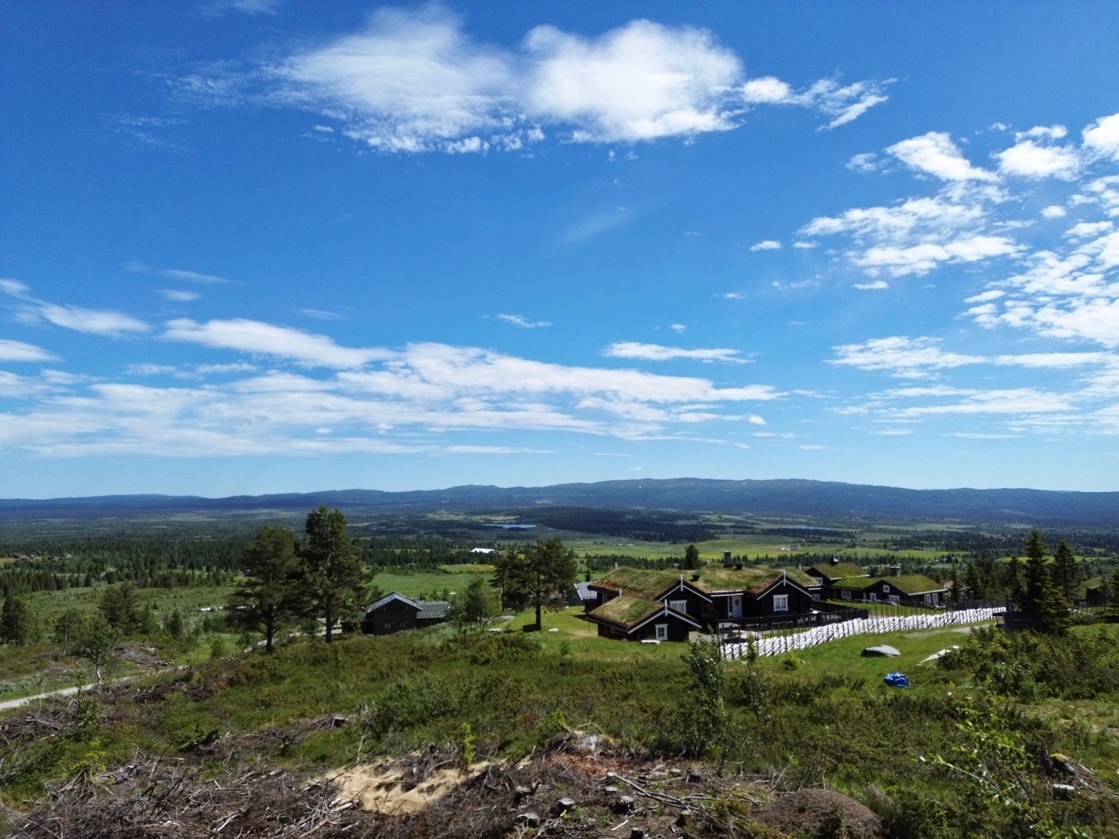 Utsikt fra tomten i Bjødnalihaugen 34. Galleribilde