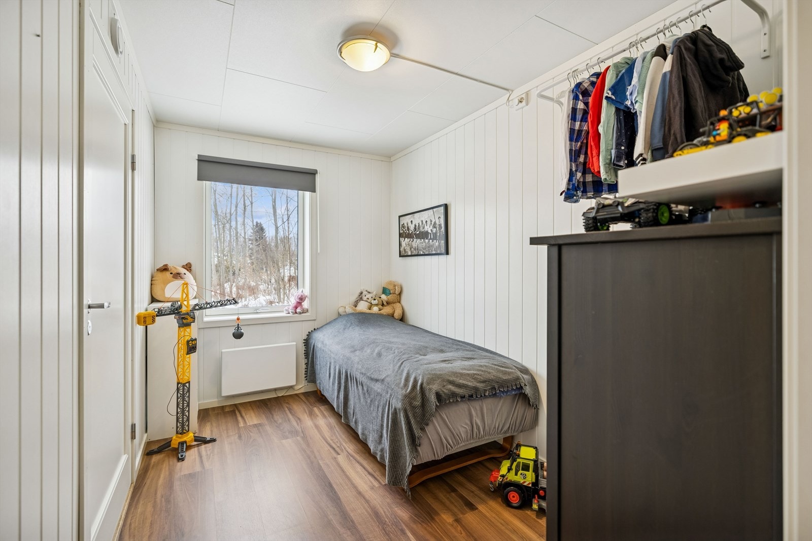 Soverom 2 har også lyse overflater og er enkelt å møblere. Galleribilde