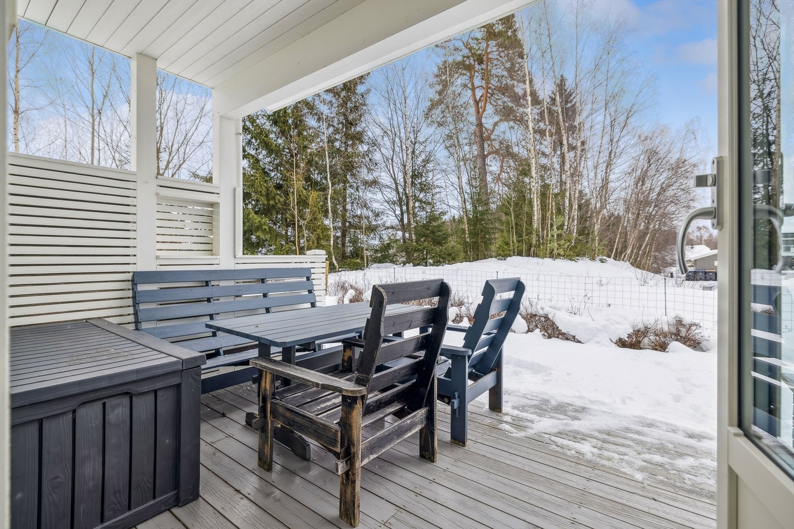 Fra stuen er det direkte utgang til en markterrasse på 12 m². Galleribilde