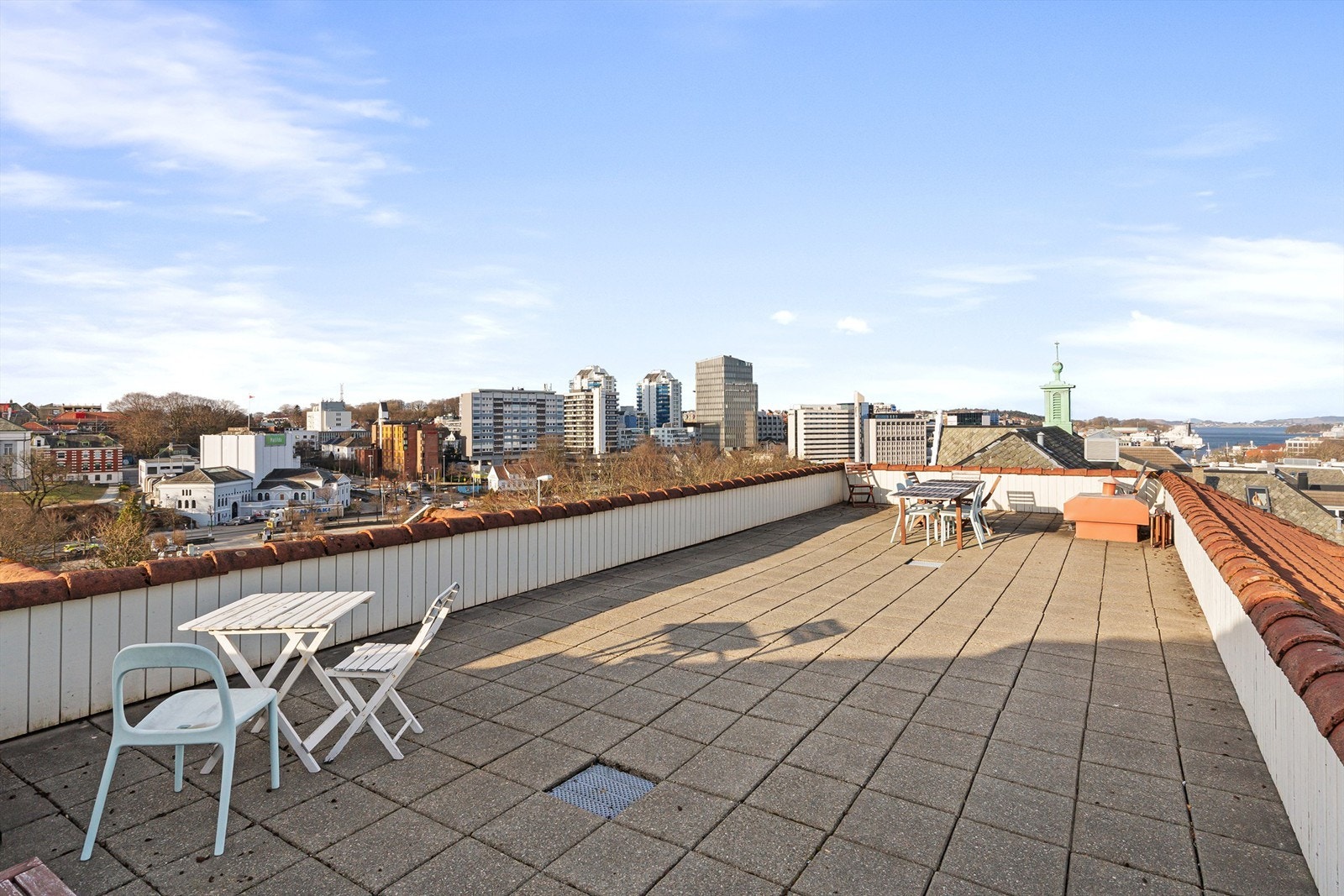 Felles takterrasse med fantastisk utsikt. Galleribilde