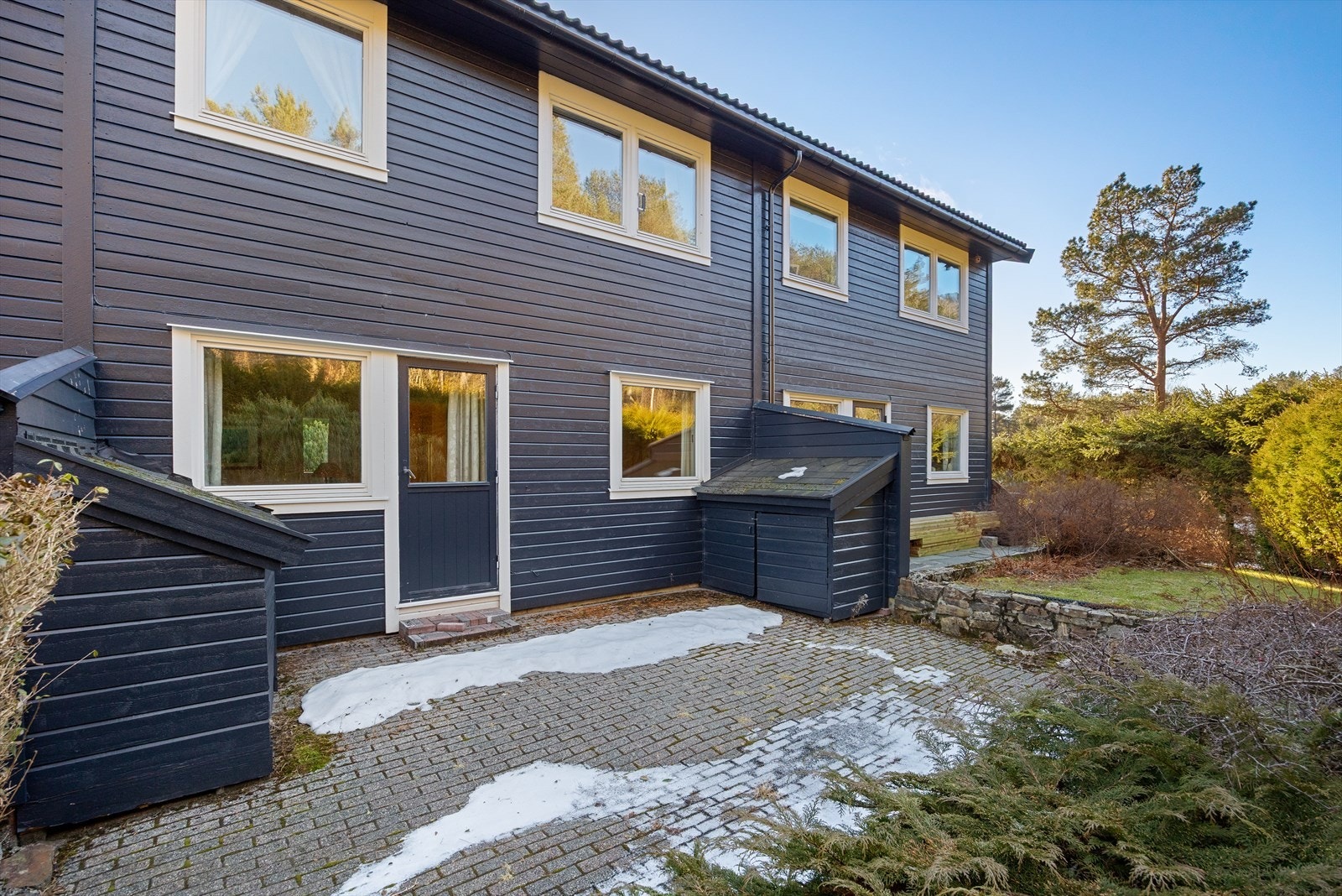 Her er også to små oppbevaringsboder satt opp Galleribilde