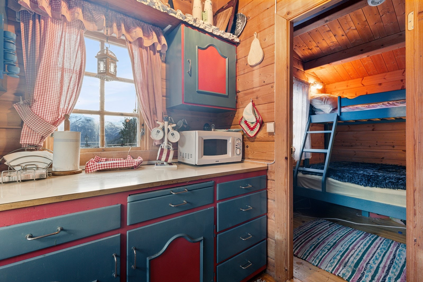 Kjøkken med flott utsikt Galleribilde