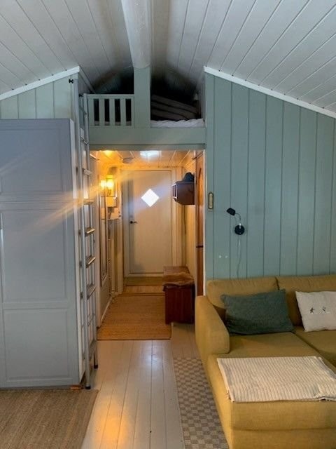 Gang sett fra stua.Liten hems over gangtaket Galleribilde