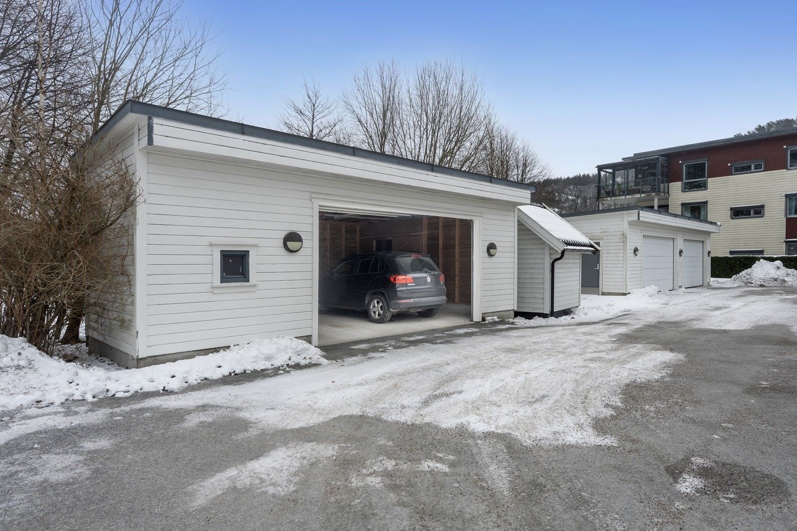 Delen til venstre av garasjen tilhører denne andelen Galleribilde