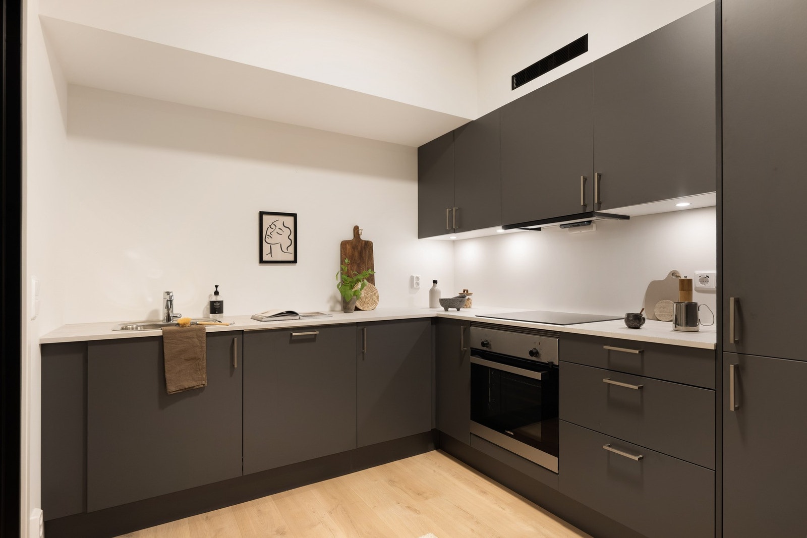 Et moderne og tidløst kjøkken. Galleribilde