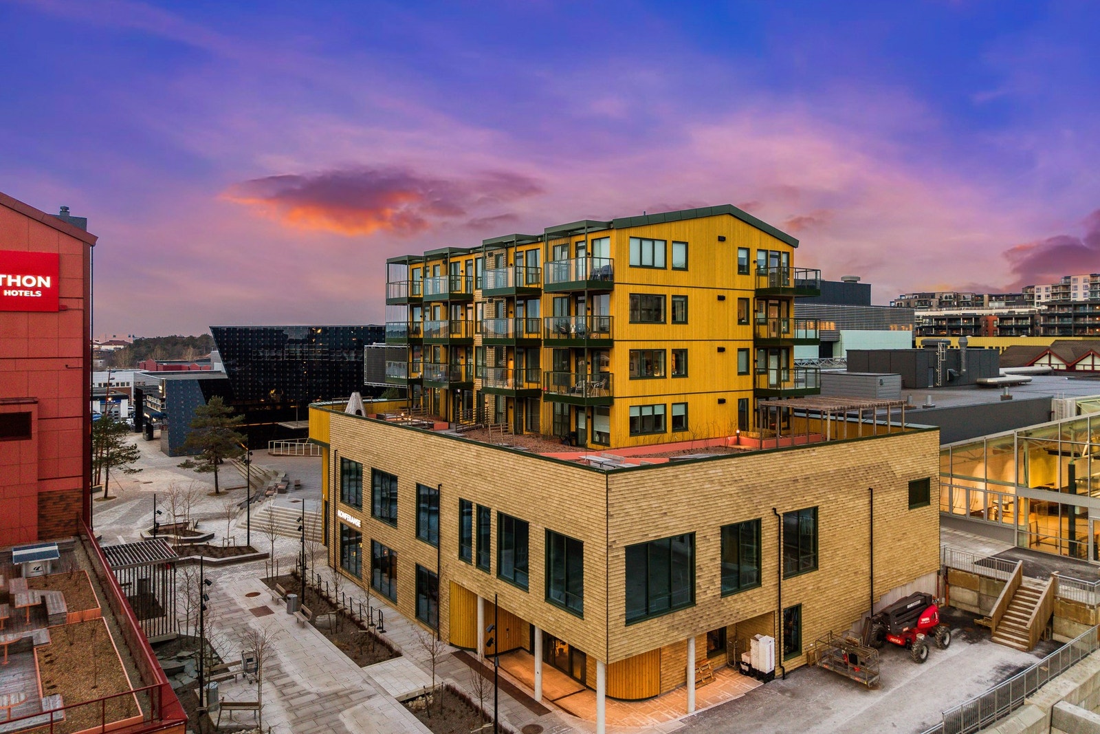 Sentral plassering med de fleste servicetilbud innen kort gangavstand. Galleribilde