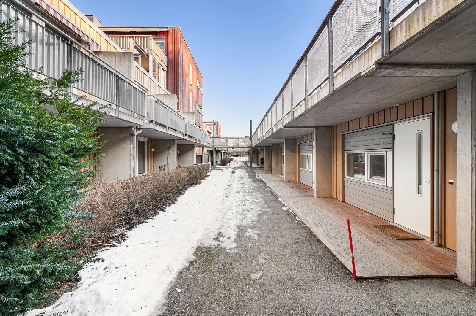 Ved inngangen har man plass for sykkel eller møblement. Galleribilde