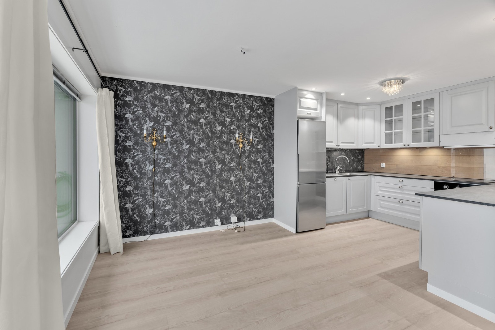 Spisestue/kjøkken Galleribilde