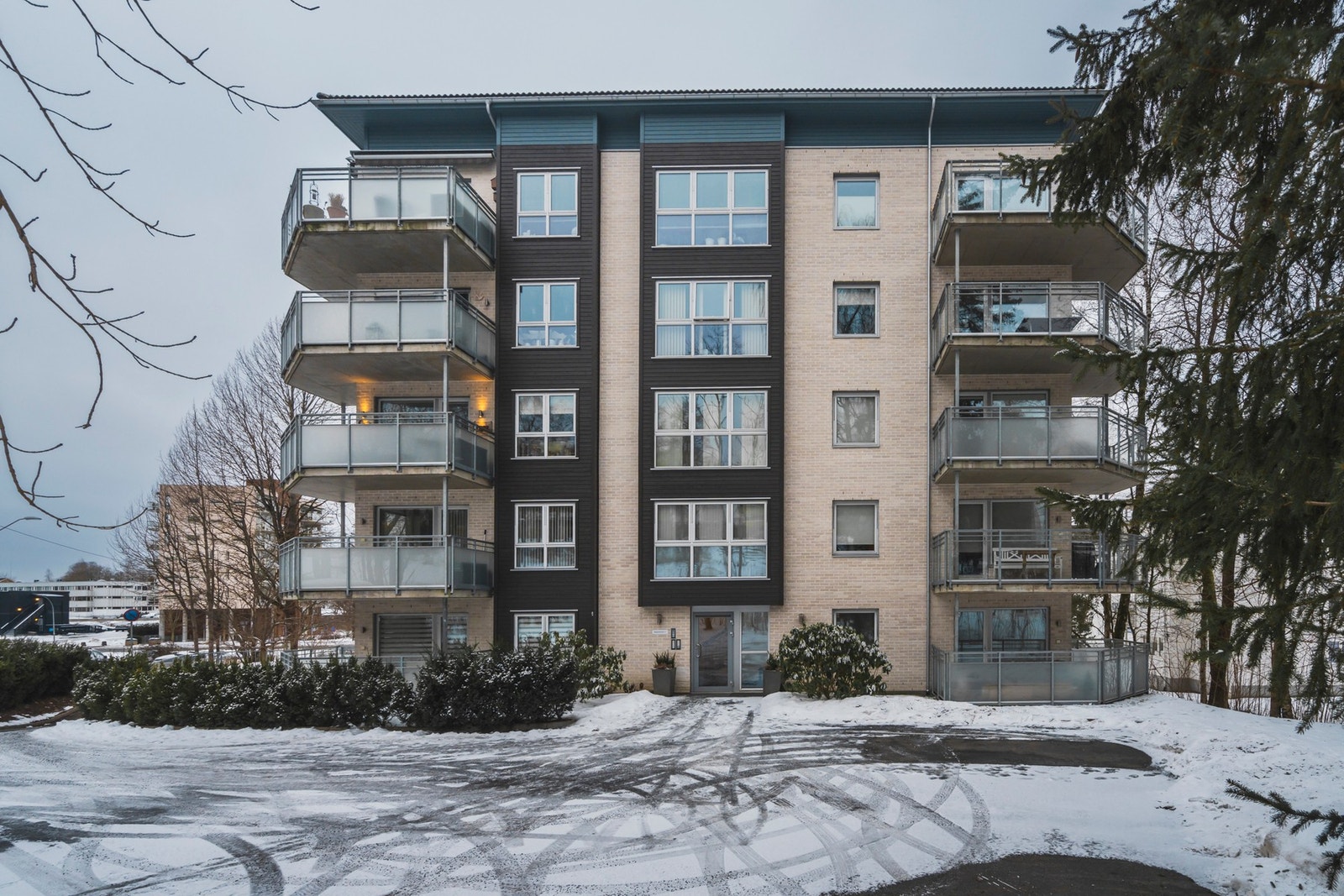 Sameiet Skøyenåsveien 31 består av 17 boligseksjoner. Galleribilde