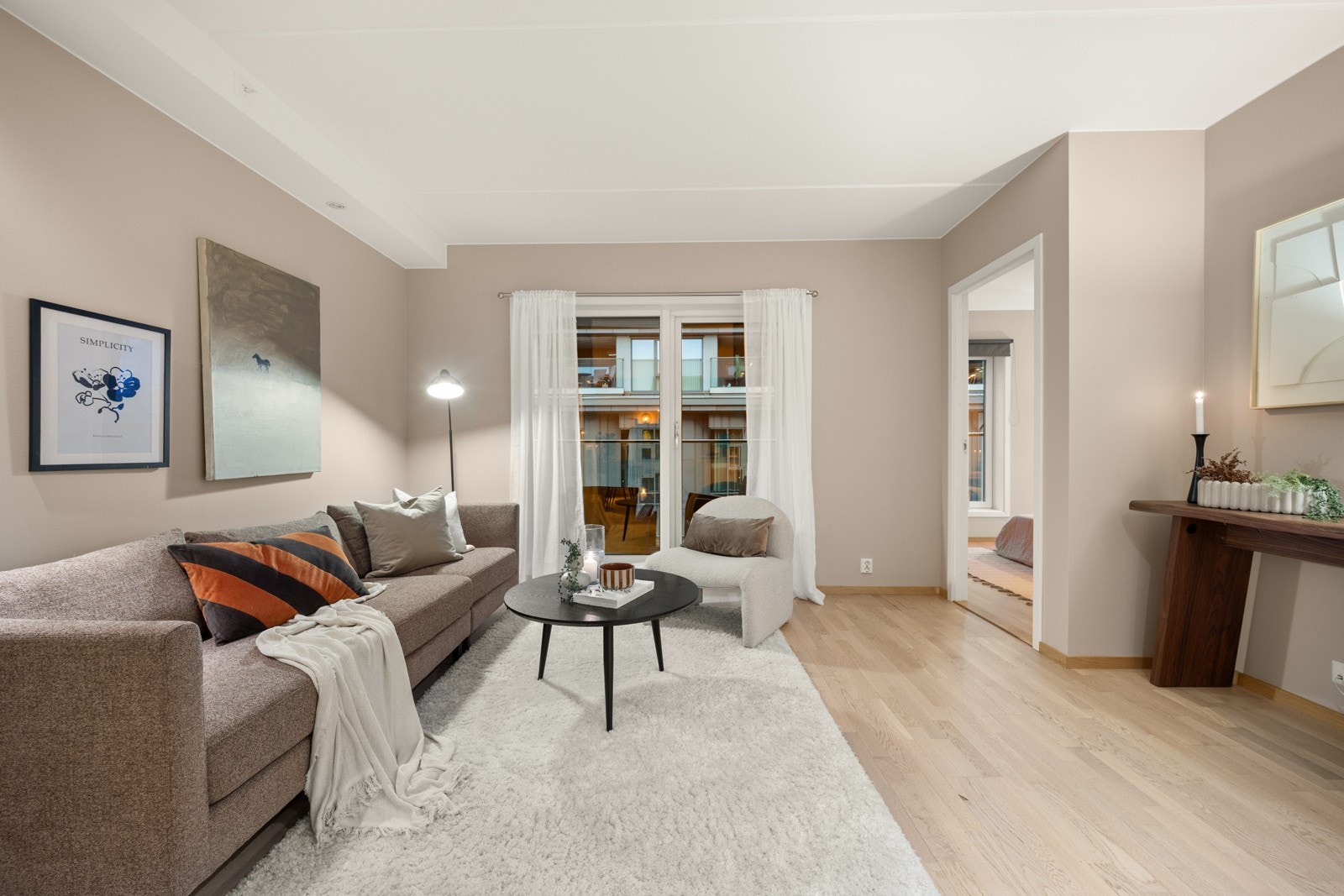 Utgang til balkongen. Galleribilde