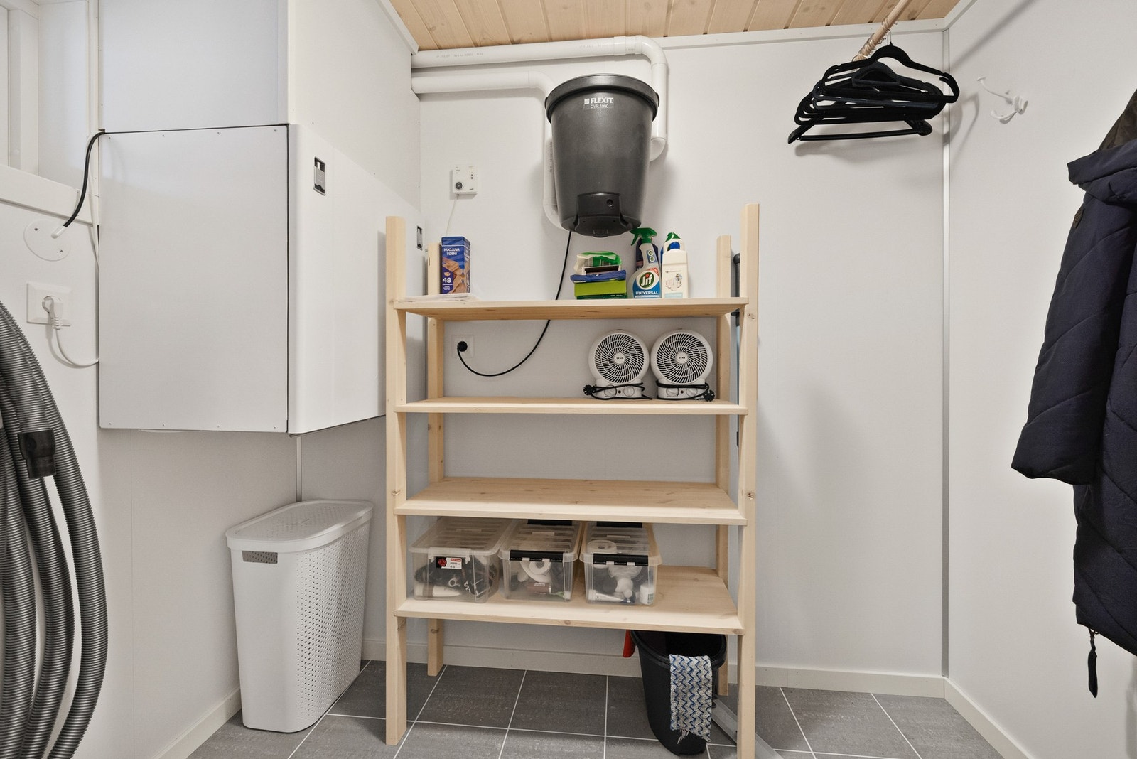 Bod/teknisk rom - Hytten er utstyrt med Flexit sentralstøvsugeranlegg Galleribilde