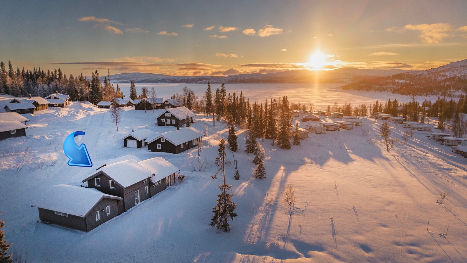 Fritidseiendommen ligger i naturskjønne omgivelser med nærhet til alpinanlegg og flotte turområder Galleribilde