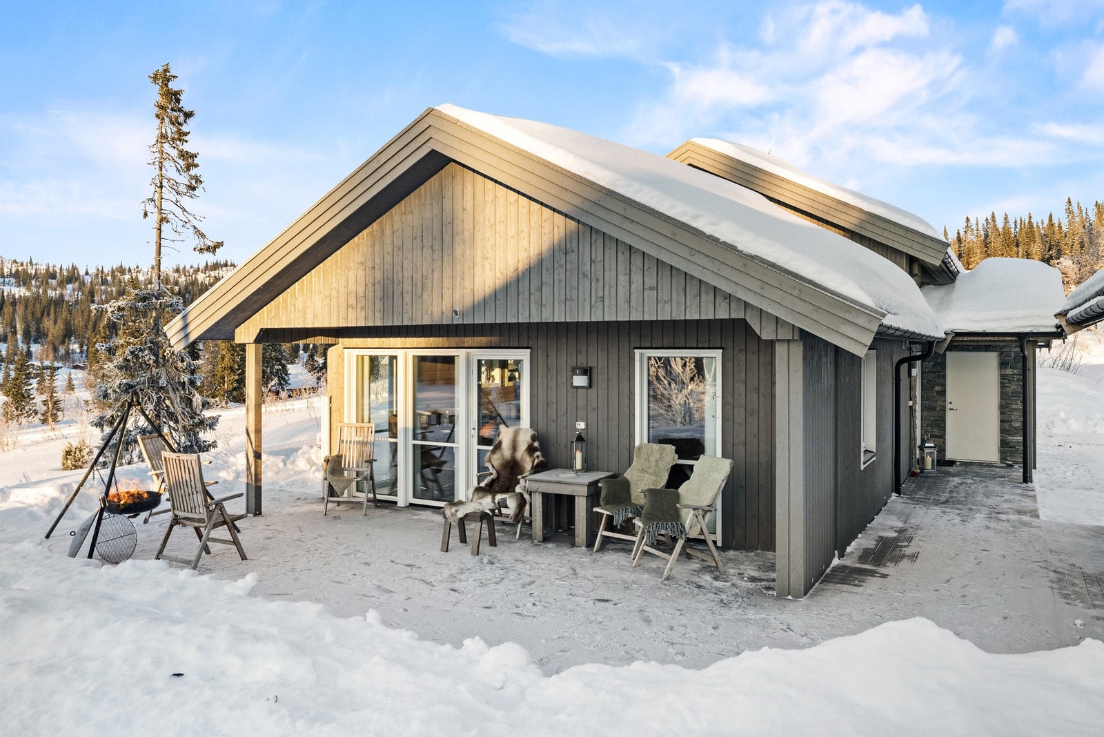 Fritidsboligen er fundamentert på støpt plate mot mark Galleribilde