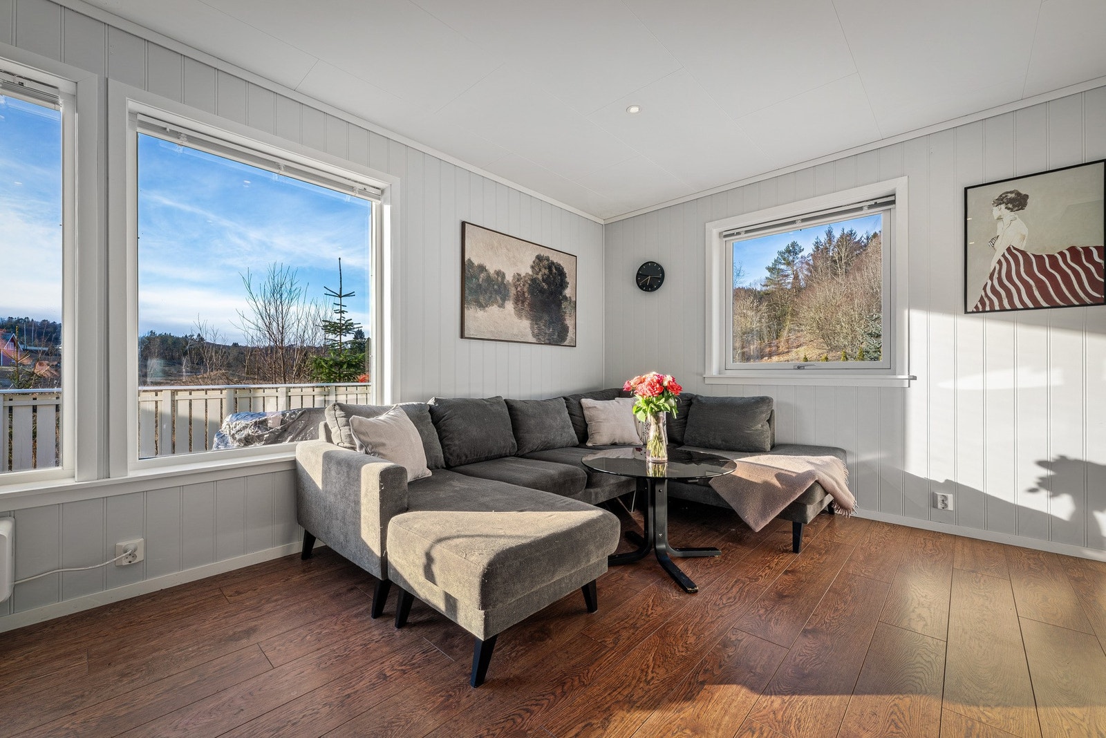 - Stue/kjøkkenløsningen måler sammen 36,8 kvm - Galleribilde