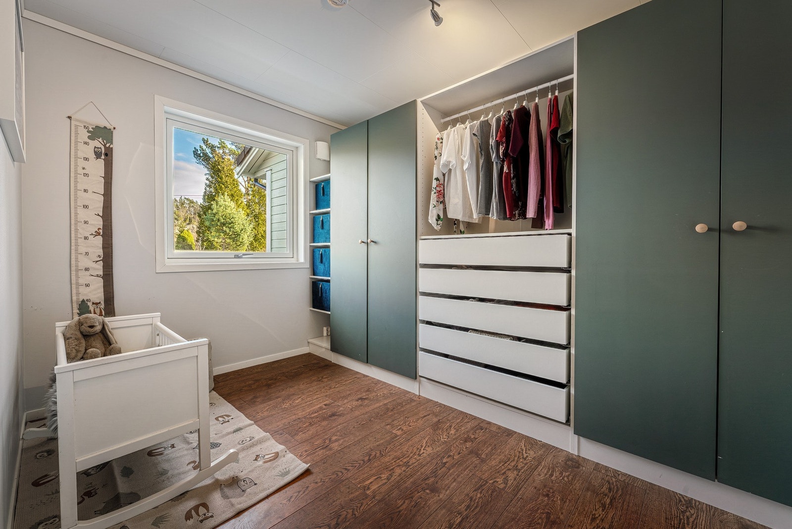 - Soverom nr. 2 måler ca. 9,4 kvm - Galleribilde