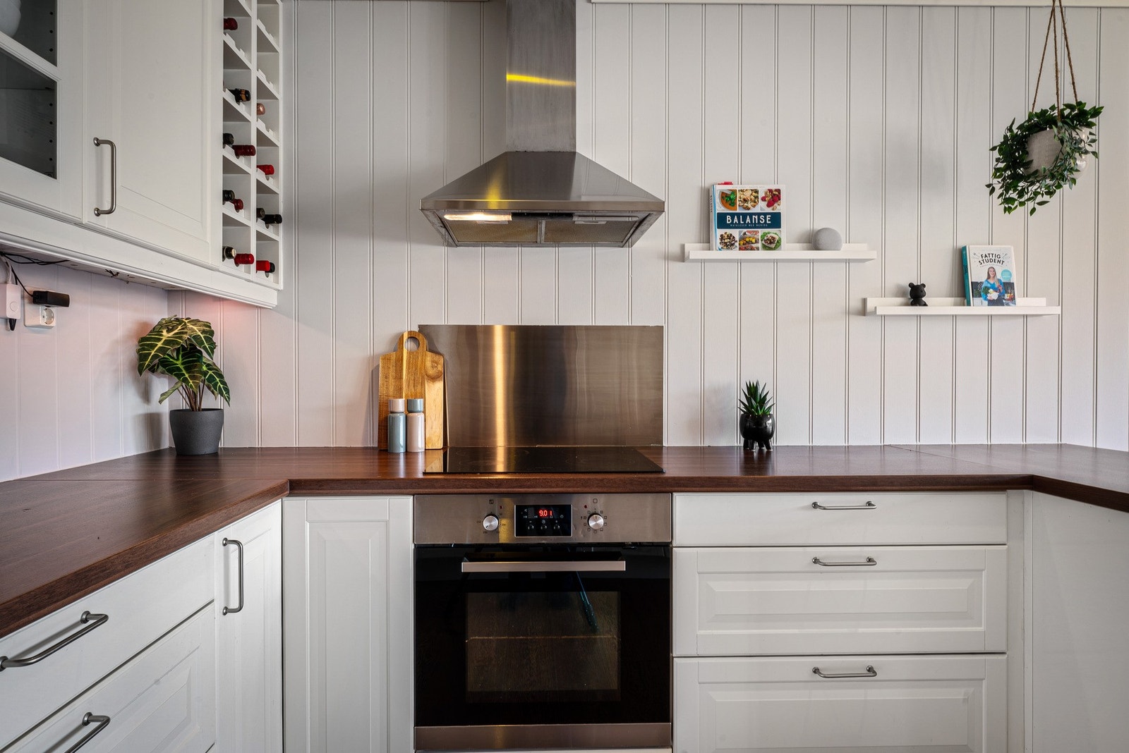 - Integrerte hvitevarer som kombiskap fra 2024, oppvaskmaskin, stekeovn og platetopp - Galleribilde